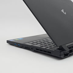 Gigabyte Aorus 5 SE Gaming laptop, RTX 3070, Intel i7-12700H, 64GB RAM, 2TB NVMe, 144Hz