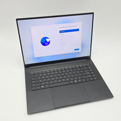 Razer Blade 16 OLED, NVIDIA RTX 5060, AMD Ryzen AI 9 365, 16GB DDR5, 3TB NVME, QHD+ 240Hz, Gaming Laptop