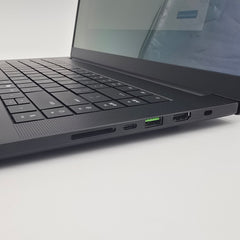 Razer Blade 16 OLED, NVIDIA RTX 5090, AMD Ryzen AI 9 HX370, 32GB DDR5, 2TB NVMe, QHD+ 240Hz, Gaming Laptop