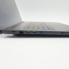 Razer Blade 18 (2025), RTX 5090, Core Ultra 9 275HX, 64GB DDR5, 4TB NVMe, 18" UHD+ 240Hz, Windows Gaming Laptop