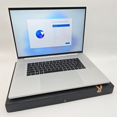 Razer Blade 18, RTX 4090, 96GB DDR5, i9-14900HX, 4TB, 4K 200Hz 18", Mercury White, New Gaming Laptop