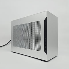 RTX 4090, Ryzen 7800X3D, 32GB DDR5, Lian Li DAN SFX Custom Liquid Cooled Gaming PC