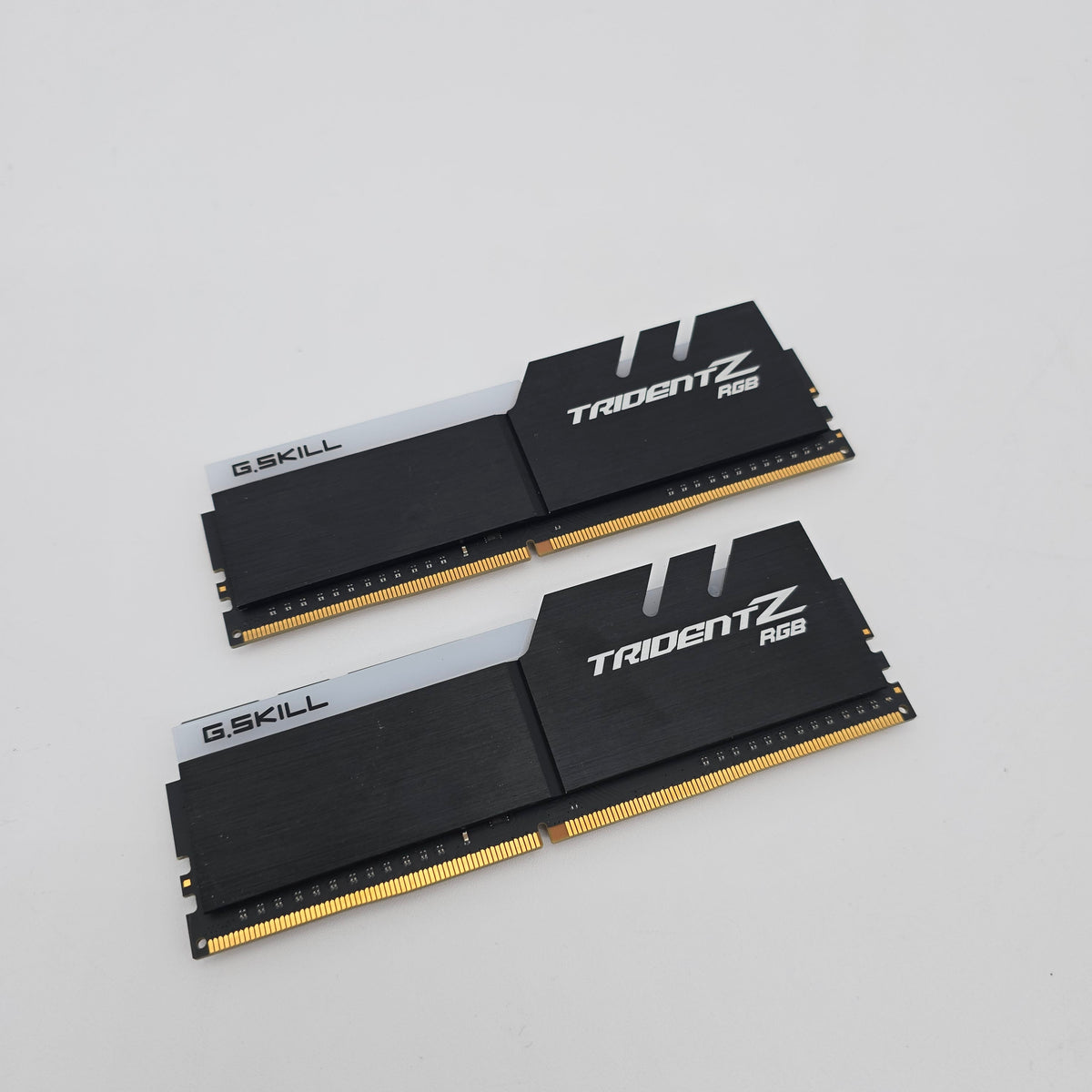 16GB RAM TridentZ G.Skill NEO RGB, 2x8GB, DDR4, CL18-22-22-42