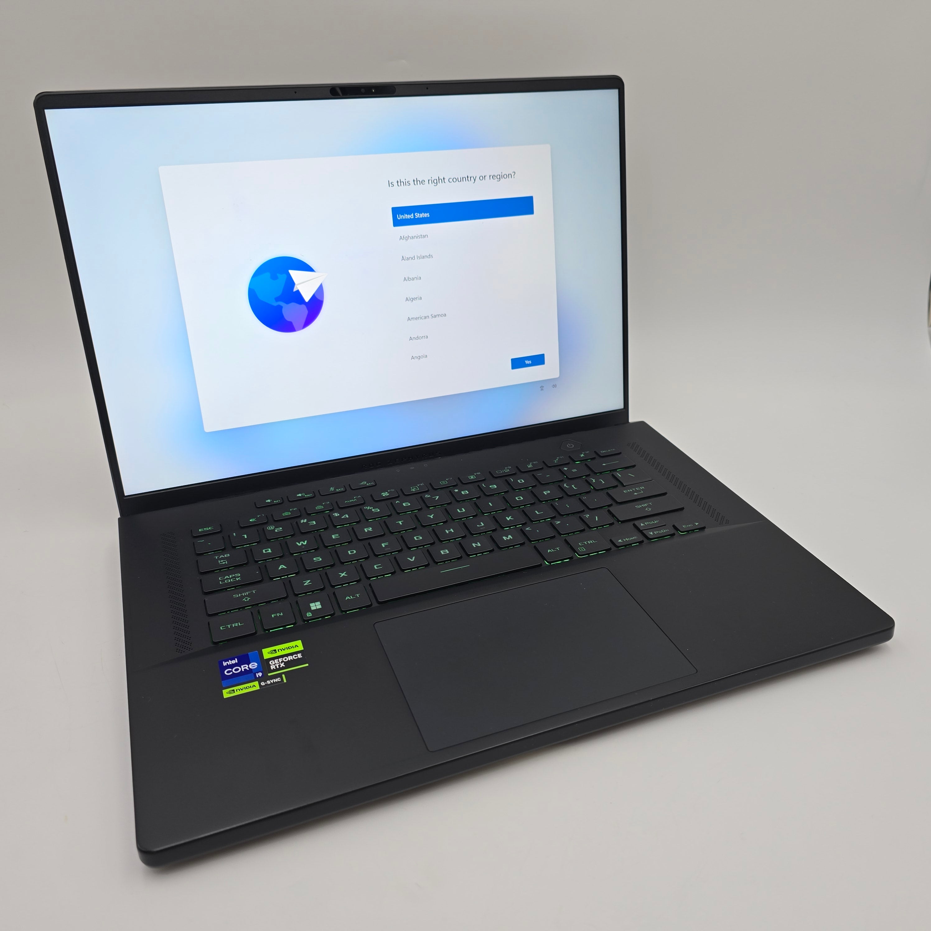 ASUS ROG Zephyrus M16 16" 240Hz, RTX 4070, Intel i9-13900H, 16GB DDR5, Pre-Owned Gaming Laptop
