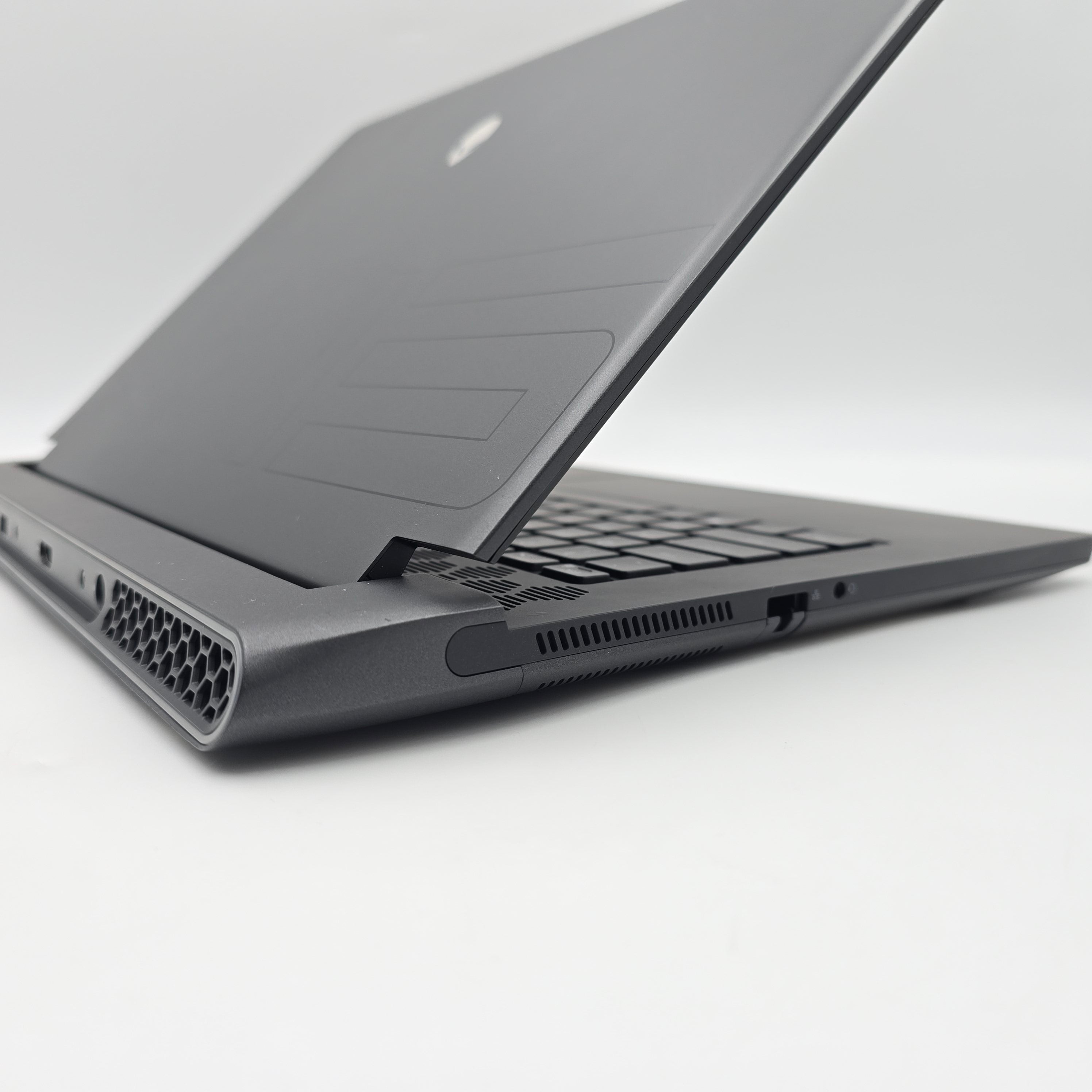 Alienware M15 Gaming Laptop, RTX 3070, Ryzen 7 5800H, 16GB RAM