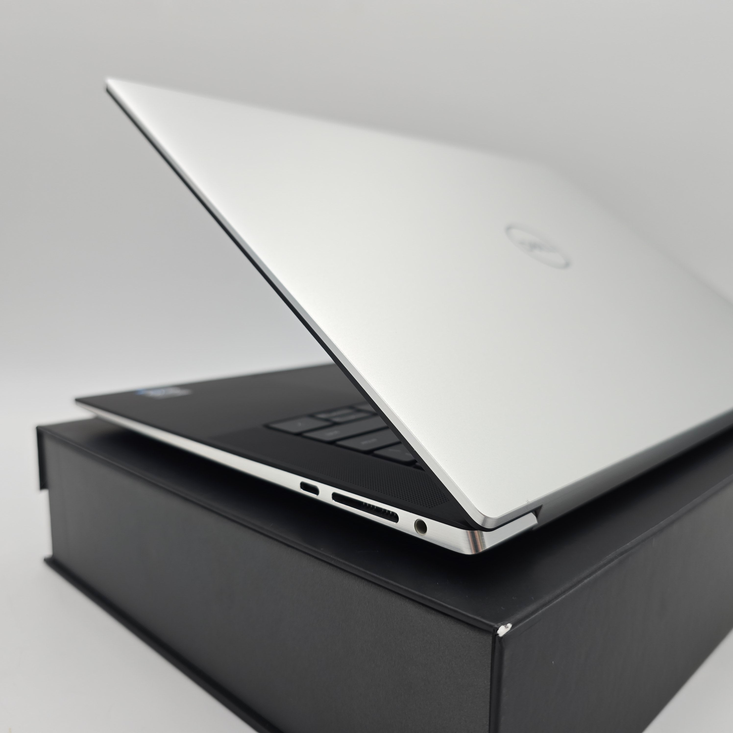 Dell XPS 17 9730, RTX 4080, Intel i9-13900H, 2TB NVMe, Professional/Gaming Laptop