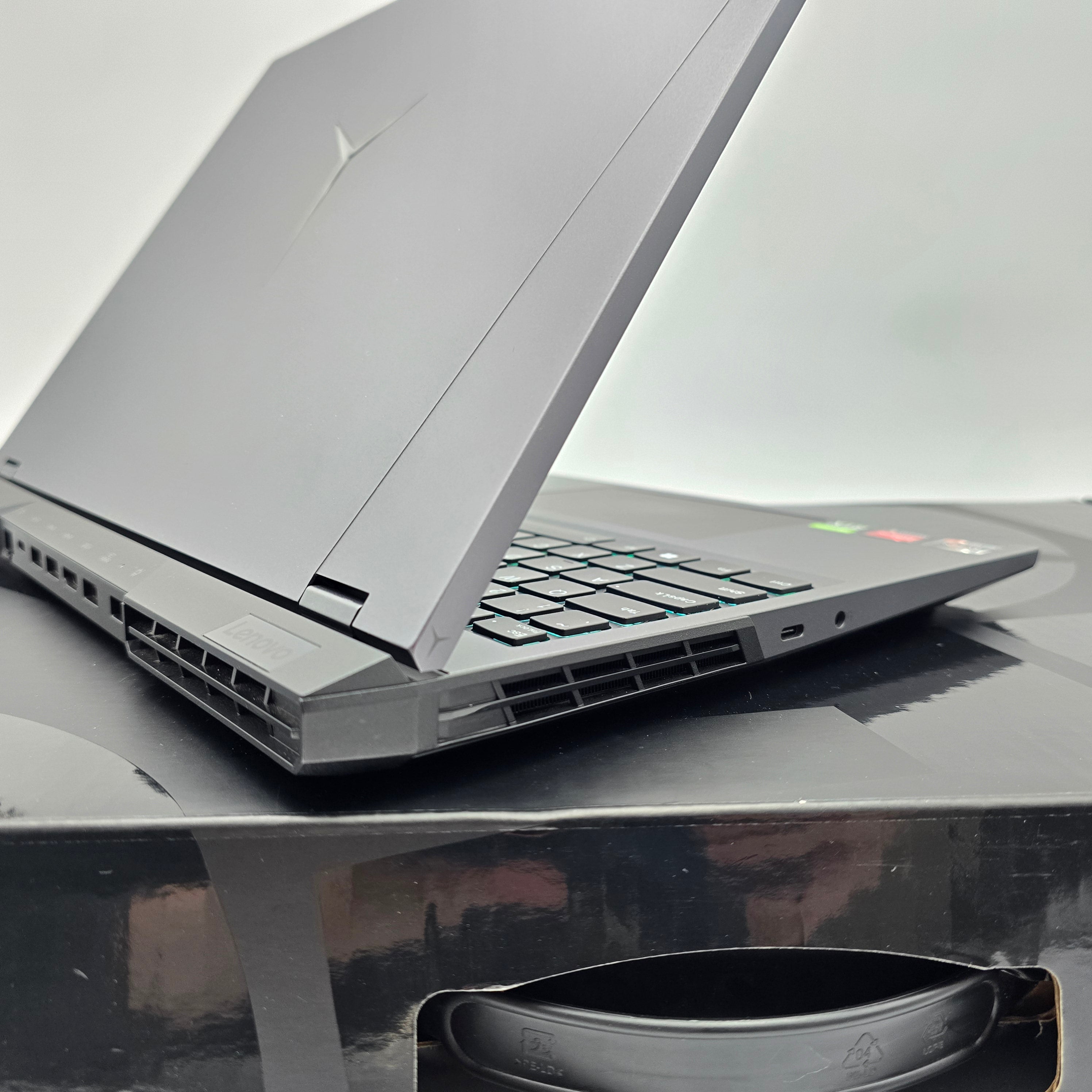 Lenovo Legion 5 Pro, RTX 3070, Ryzen 7 5800H, 165Hz QHD+, Gaming Laptop