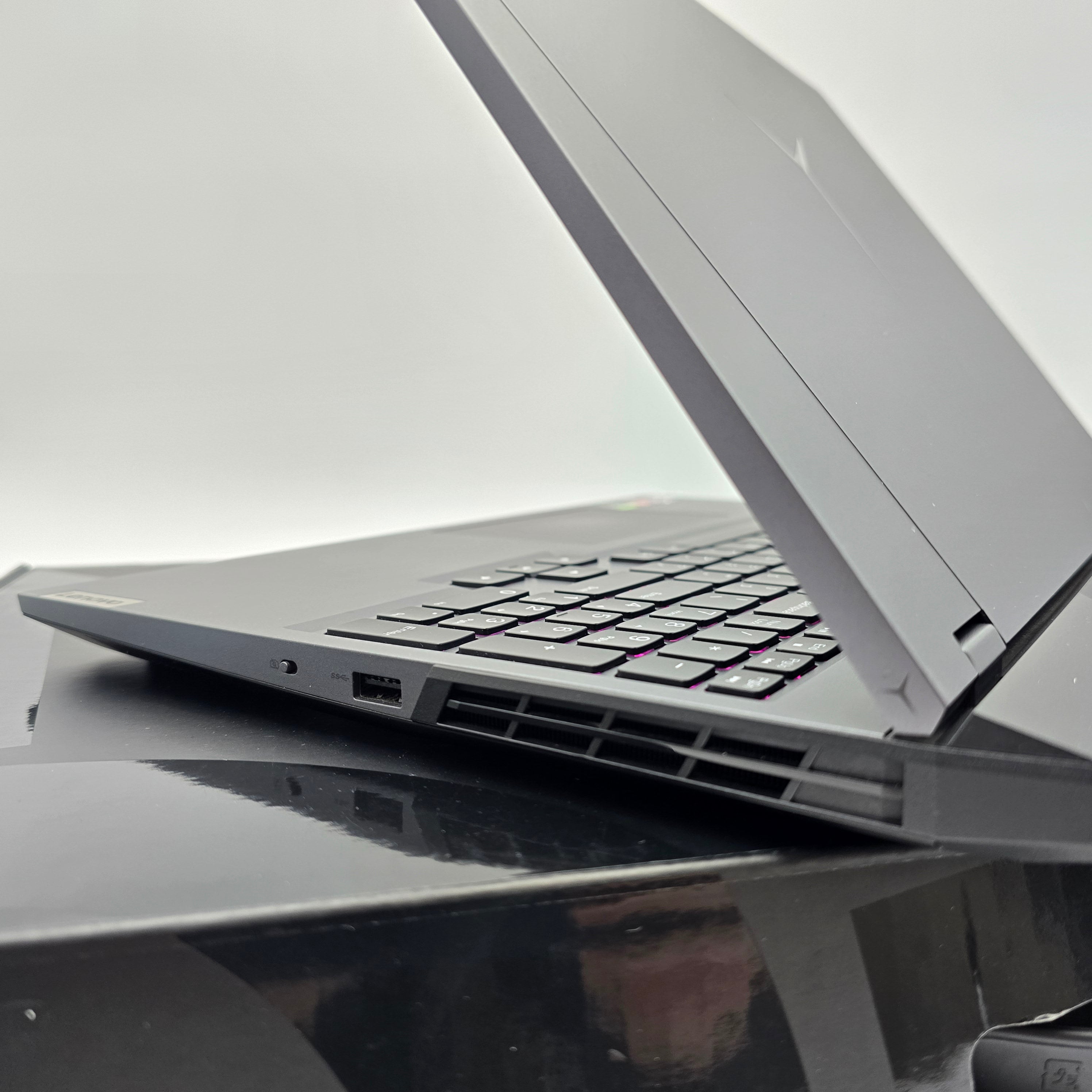 Lenovo Legion 5 Pro, RTX 3070, Ryzen 7 5800H, 165Hz QHD+, Gaming Laptop