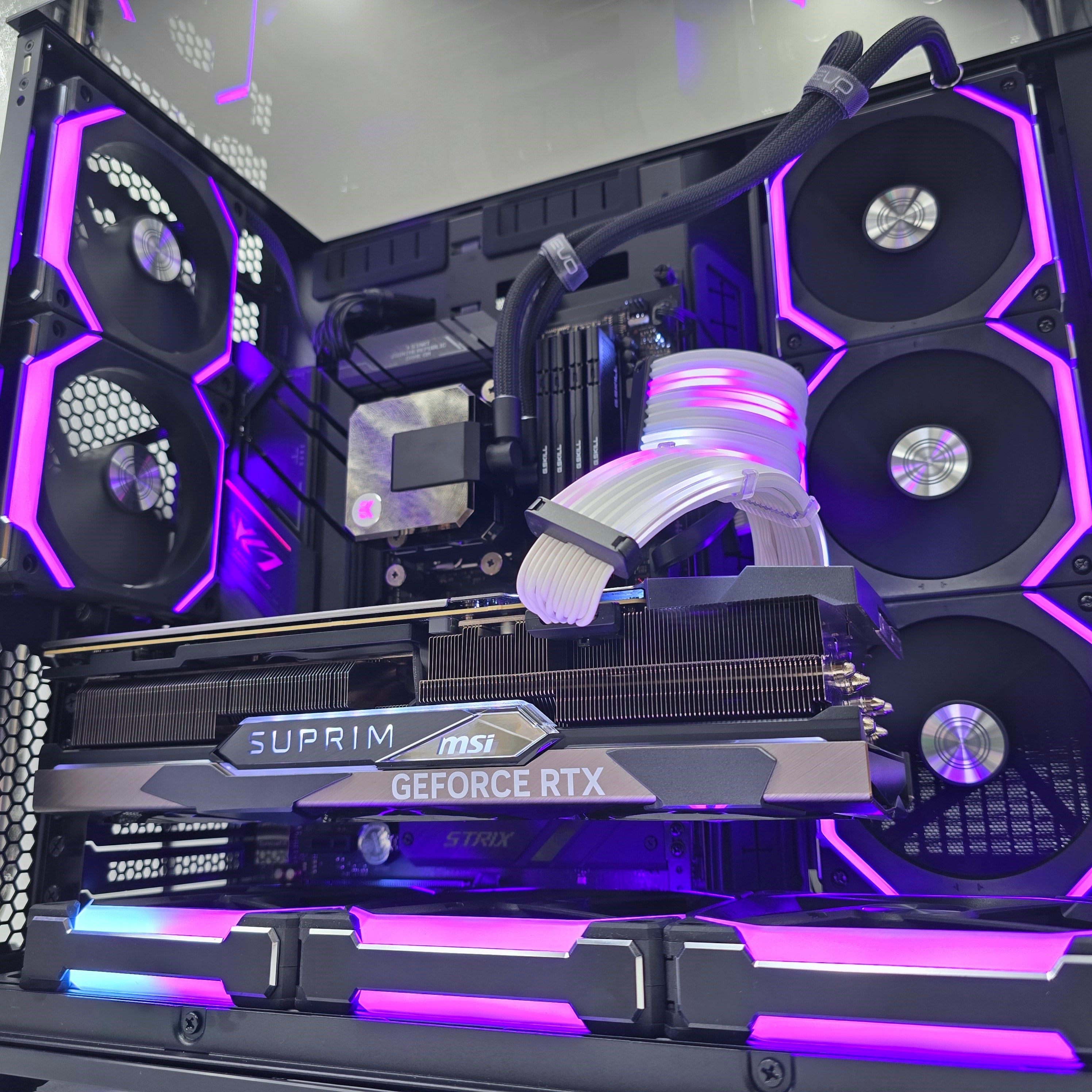 RTX 4090, Ryzen 9 7950X, 64GB DDR5, 4TB NVMe, Brand New Gaming PC