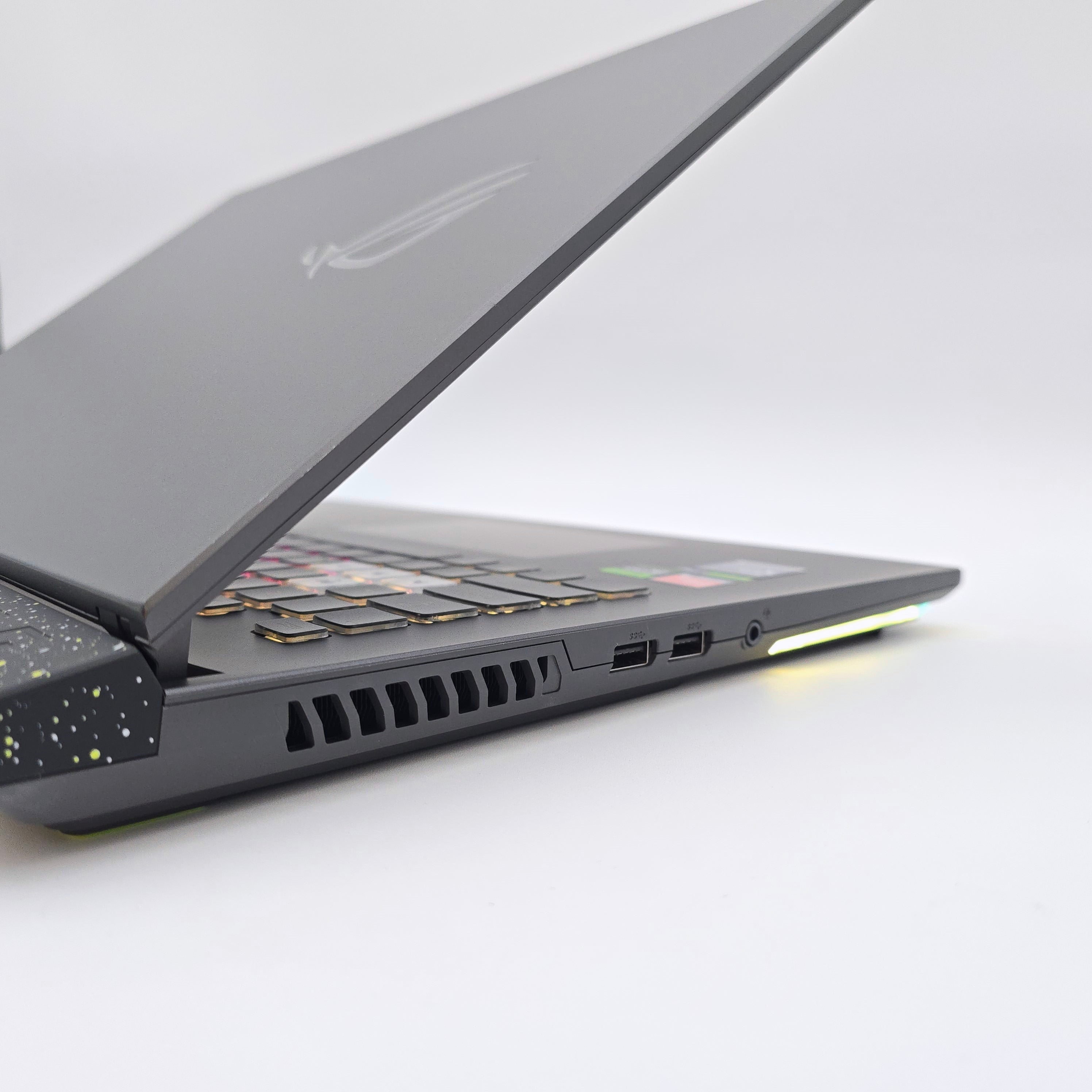 ASUS ROG STRIX G17, RTX 4060, Ryzen 9 7845HX, 64GB DDR5, 3TB NVMe, Gaming Laptop
