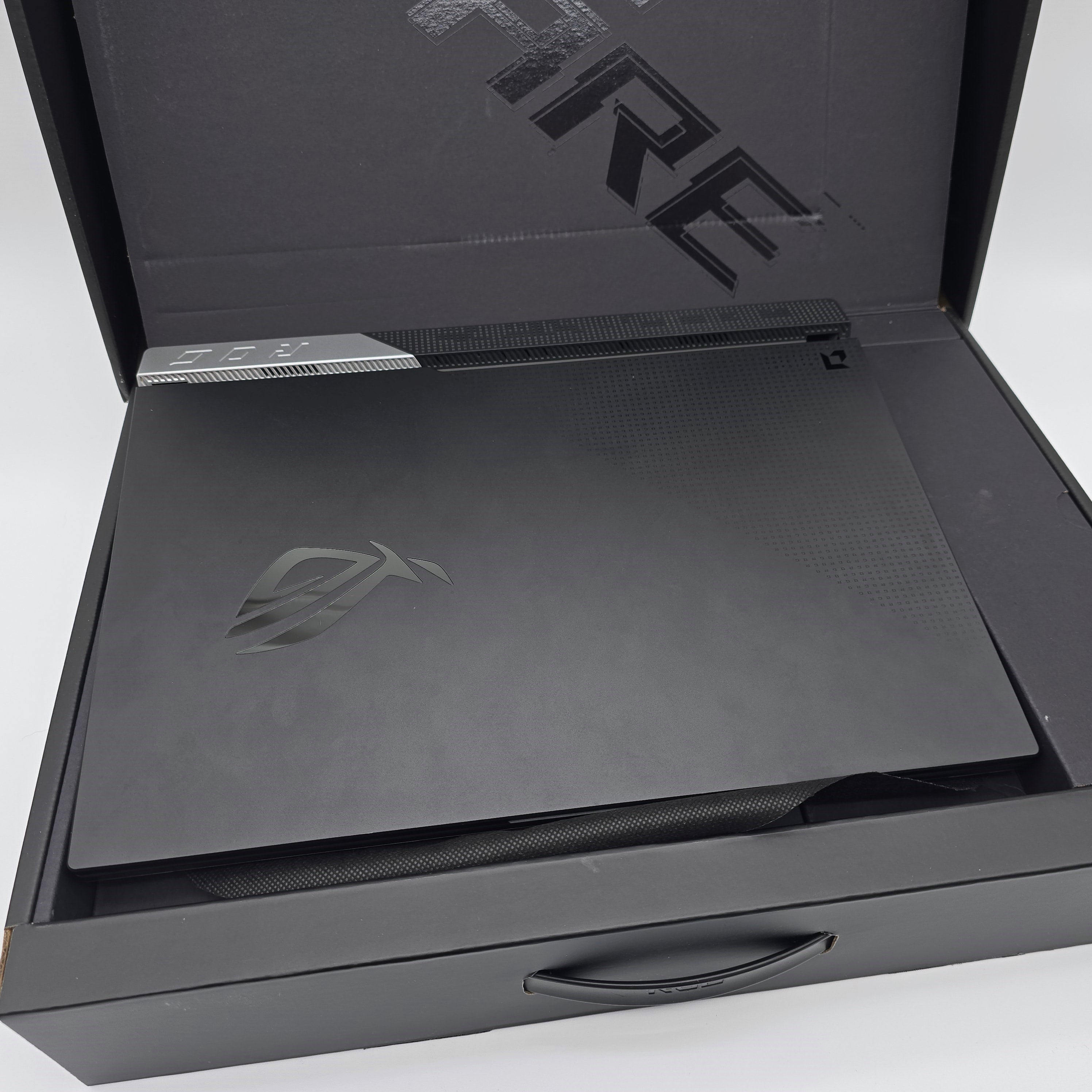 ASUS ROG Strix G15 Advantage Edition, Ryzen 9 5900HX, 16GB RAM, RX 6800M, 300Hz, Gaming Laptop