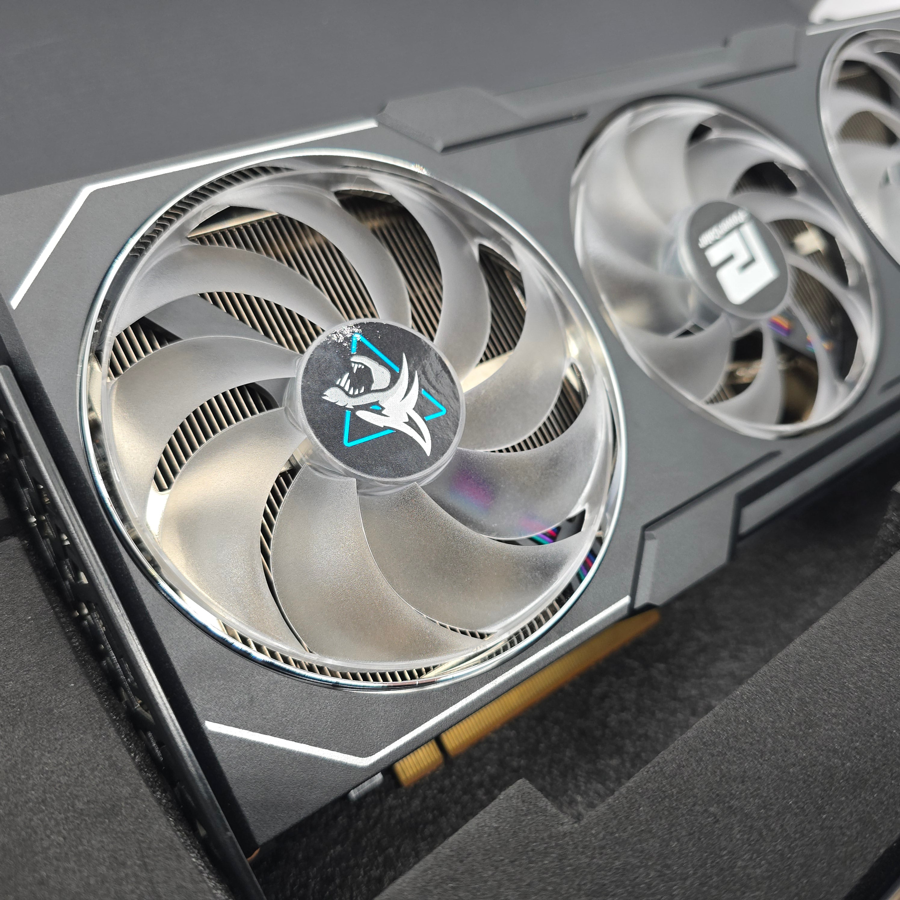 RX 7900XTX PowerColor Hellhound 24GB, AMD RADEON Gaming Graphics Card GPU