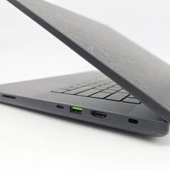 Razer Blade 16 OLED, RTX 4090, Intel i9-14900HX, 2TB NVMe, 64GB DDR5, Like New