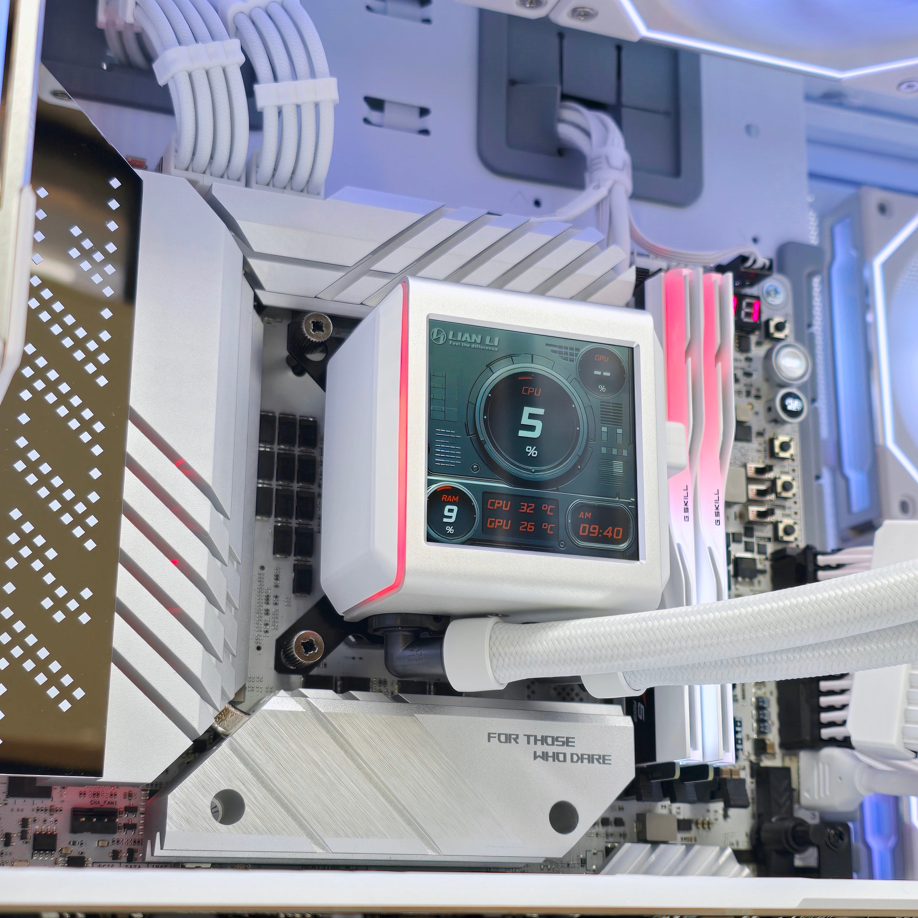 RTX 4090 STRIX, Intel i9-14900K, 48GB 8200MHz DDR5, MAXIMUS APEX Z790 Custom White Gaming PC