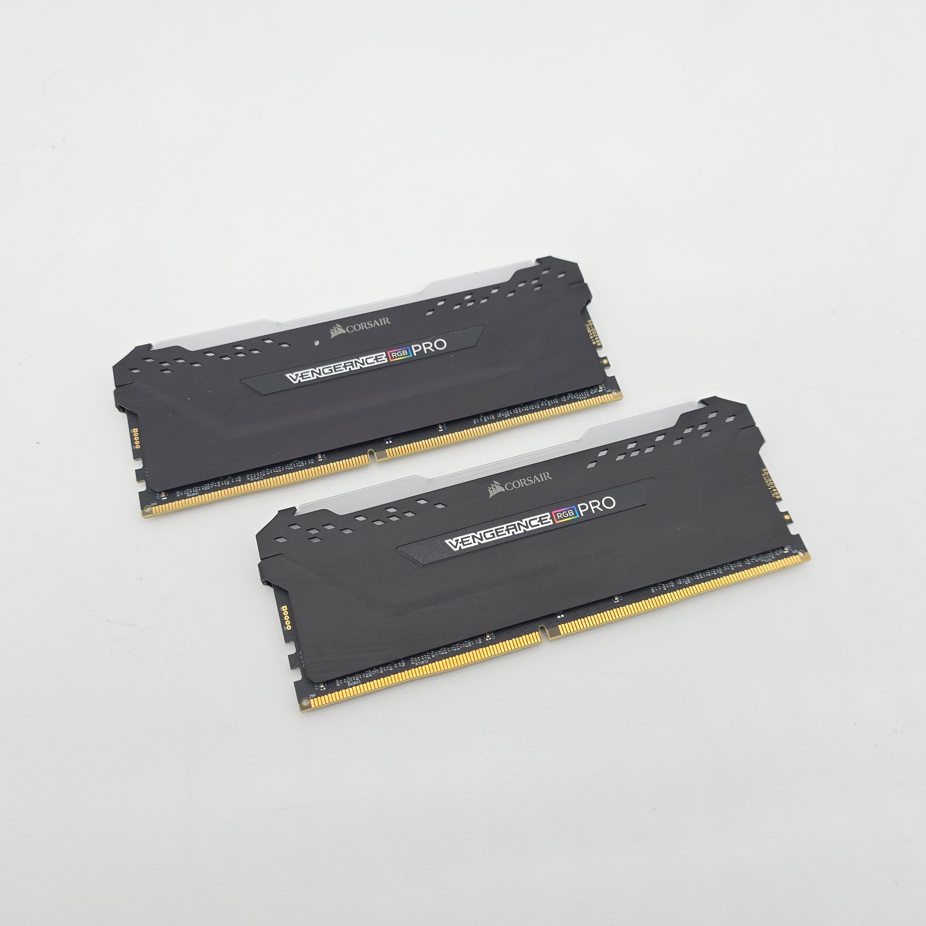 32GB DDR4 Corsair Vengeance RGB PRO 3600MHz, 2x16GB Sticks, CL18-22-22-42