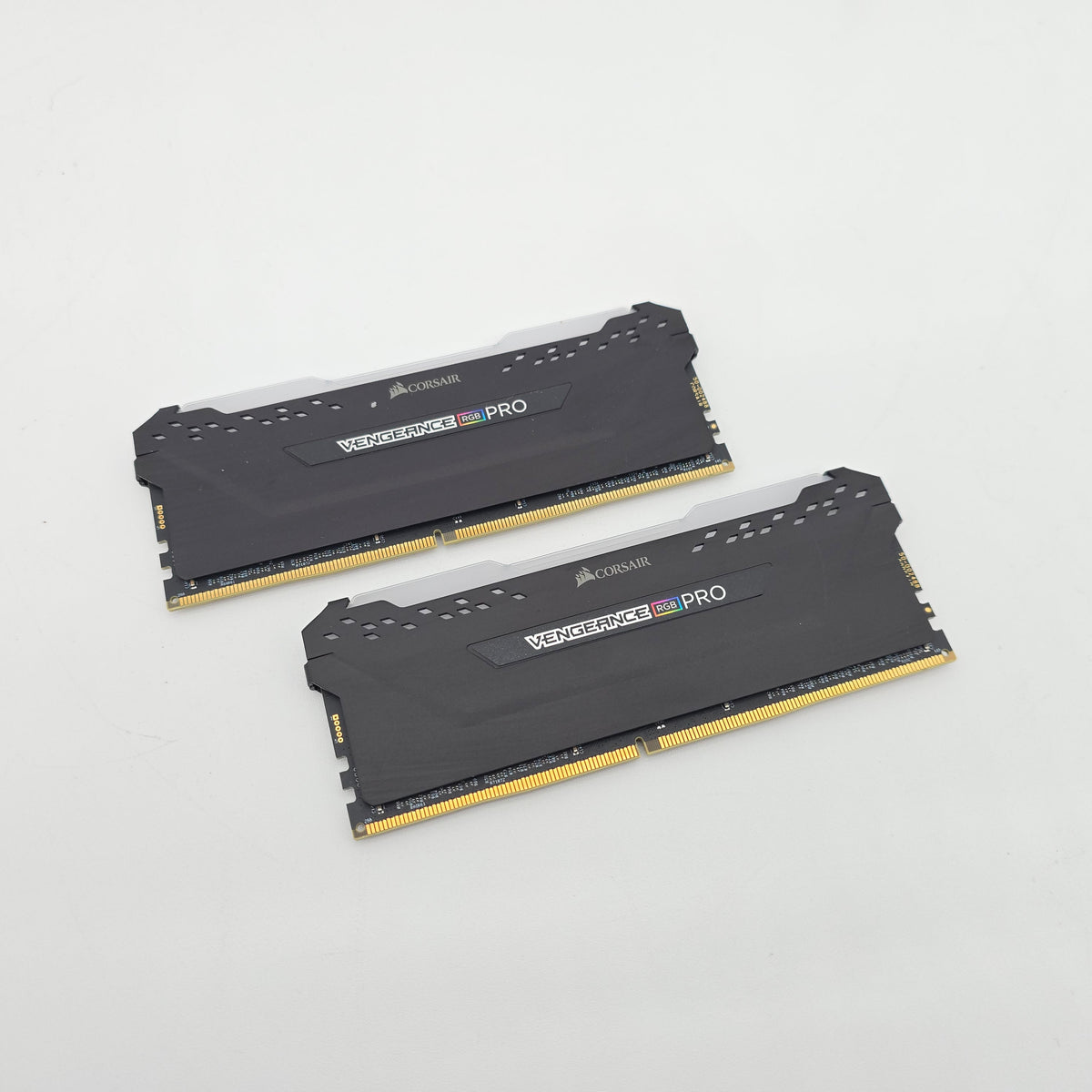 32GB DDR4 Corsair Vengeance RGB PRO 3600MHz, 2x16GB Sticks, CL18-22-22-42