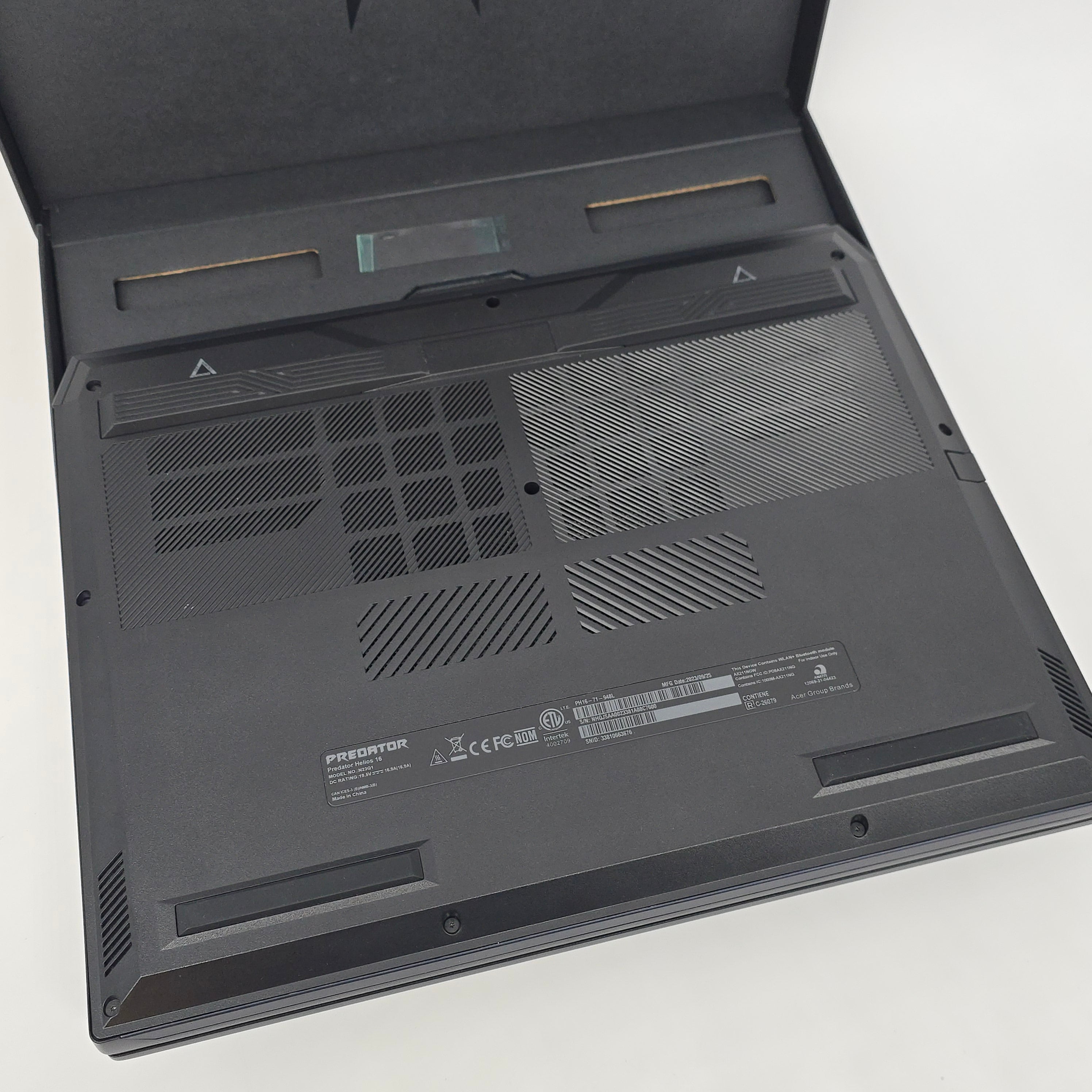 Acer Predator Helios 16, RTX 4080, Intel i9-13900HX, 32GB DDR5, 3TB NVMe, 16" QHD+ 240Hz