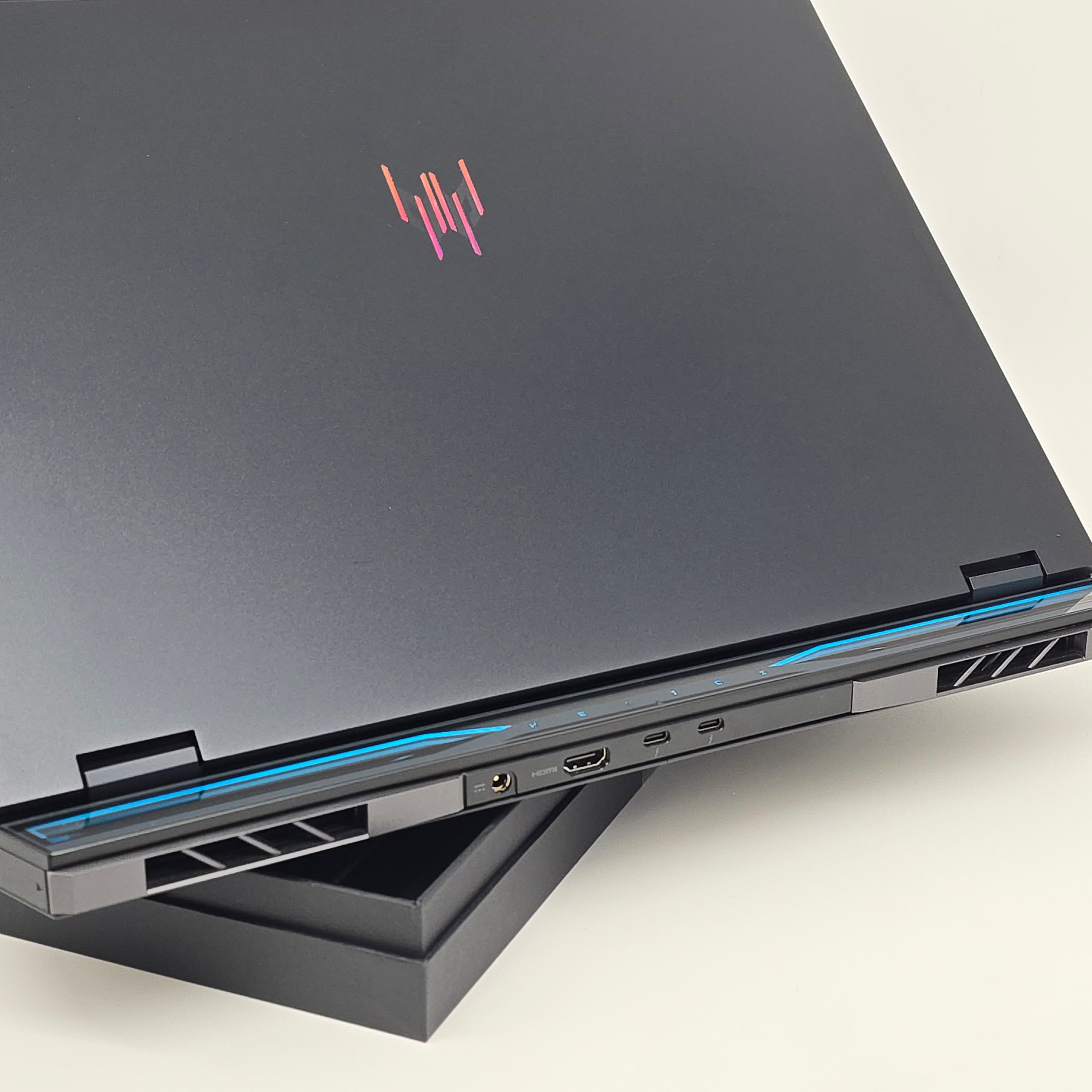 Acer Predator 18, RTX 4090, Intel i9-14900HX, 32GB DDR5, 18" MiniLED QHD+ Gaming Laptop