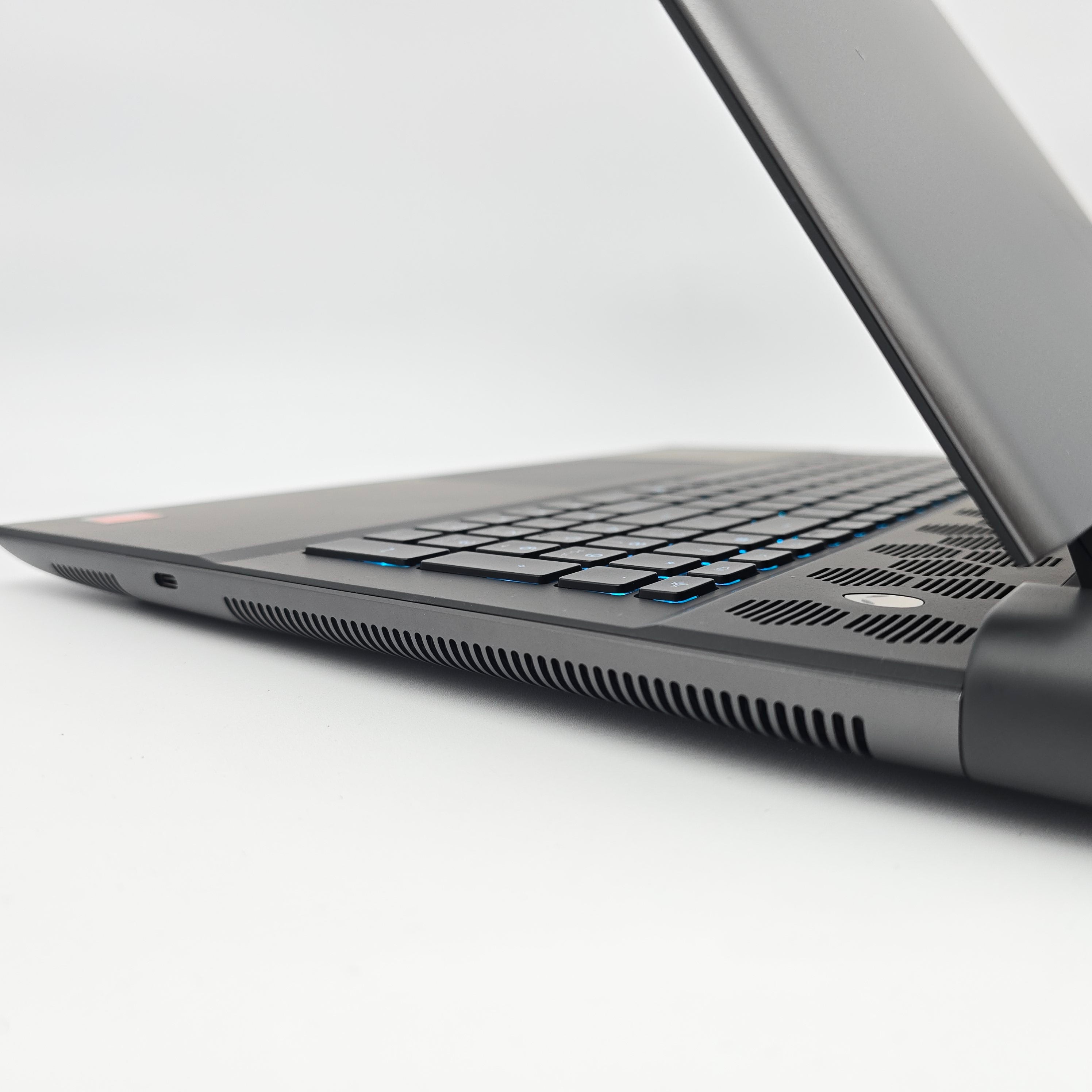 Alienware M18 R1 AMD Edition, RTX 4070, 64GB DDR5, Ryzen 9 7845HX, 3TB, 480Hz Gaming Laptop