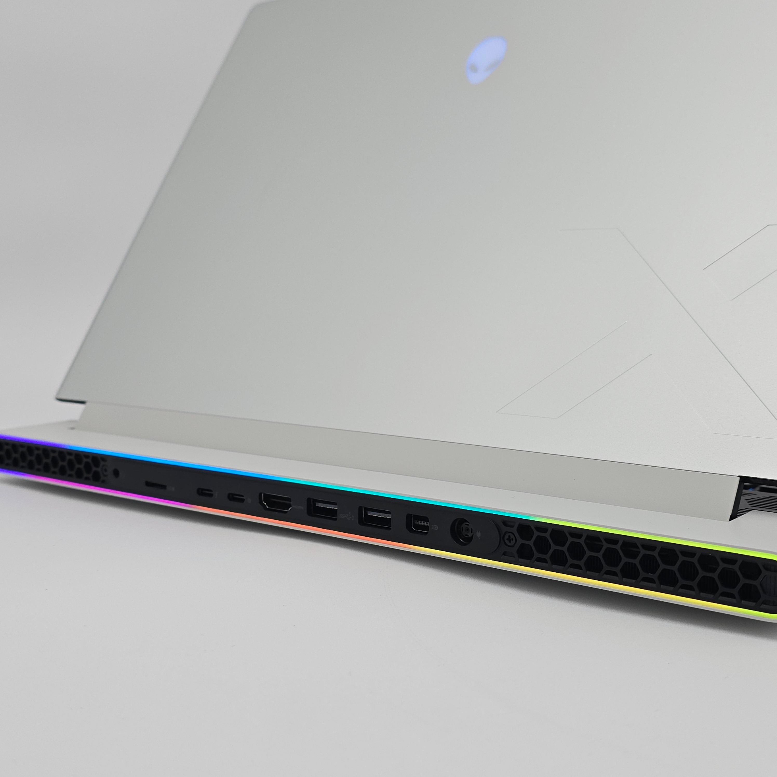 Alienware X16 R1, RTX 4080, Intel i9-13900HK, 5TB, 32GB DDR5, QHD+ 240Hz 16" Gaming Laptop