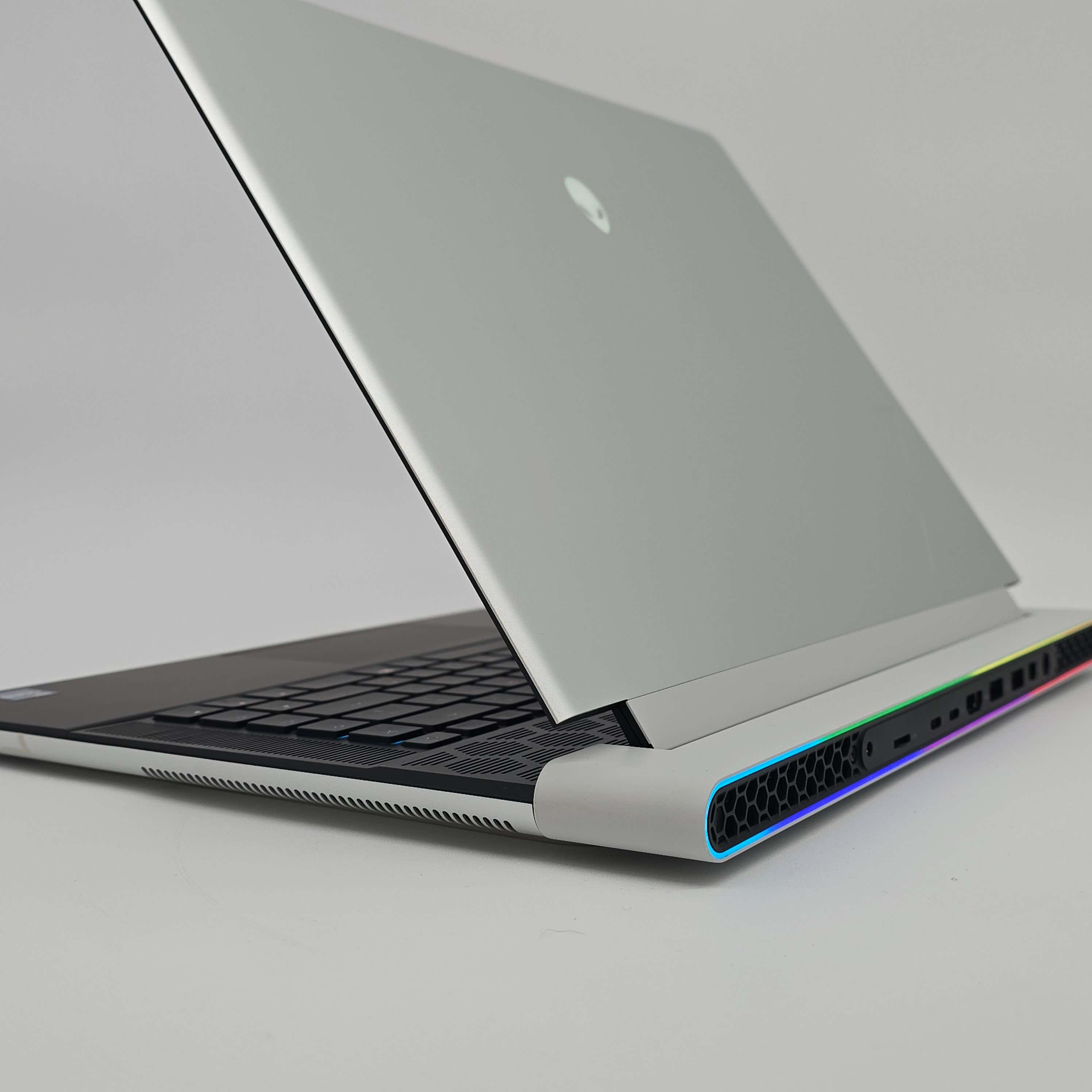 Alienware X16 R1, RTX 4080, Intel i9-13900HK, 5TB, 32GB DDR5, QHD+ 240Hz 16" Gaming Laptop