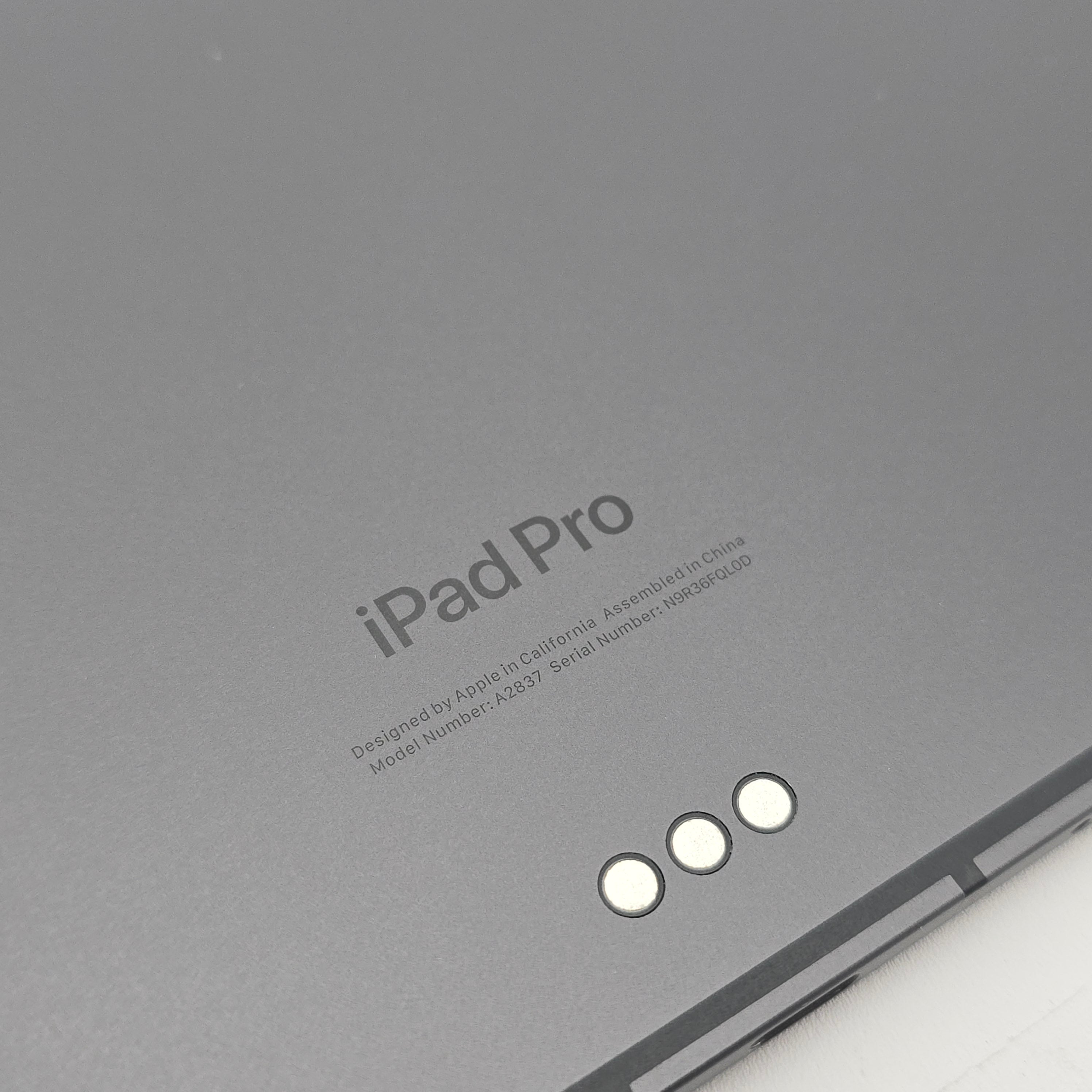 Apple iPad Pro 11-inch M4, WiFi+Cellular Unlocked, 256GB, Space Gray, Like New