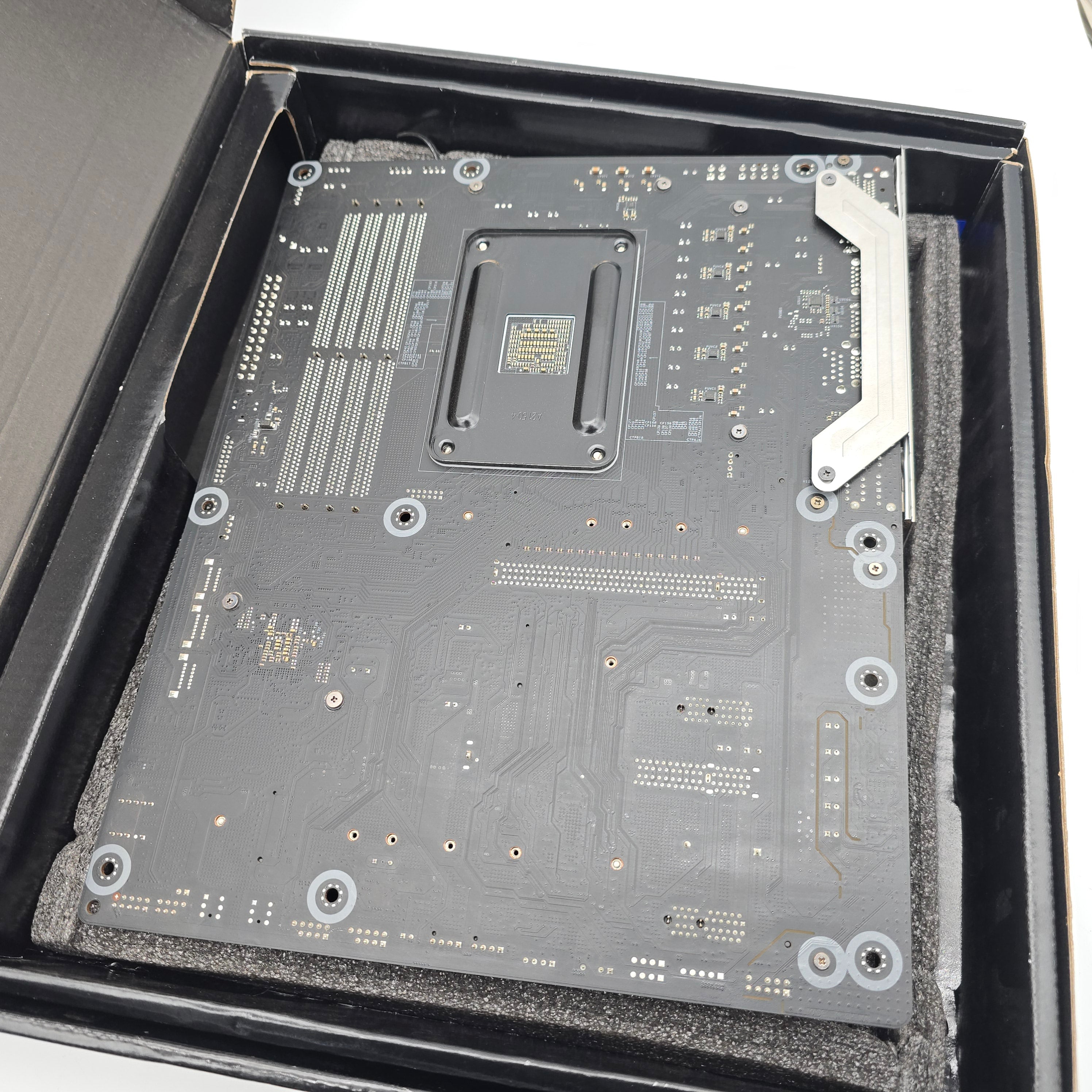 ASRock B550 Steel Legend, Socket AM4, ATX Desktop Gaming Motherboard