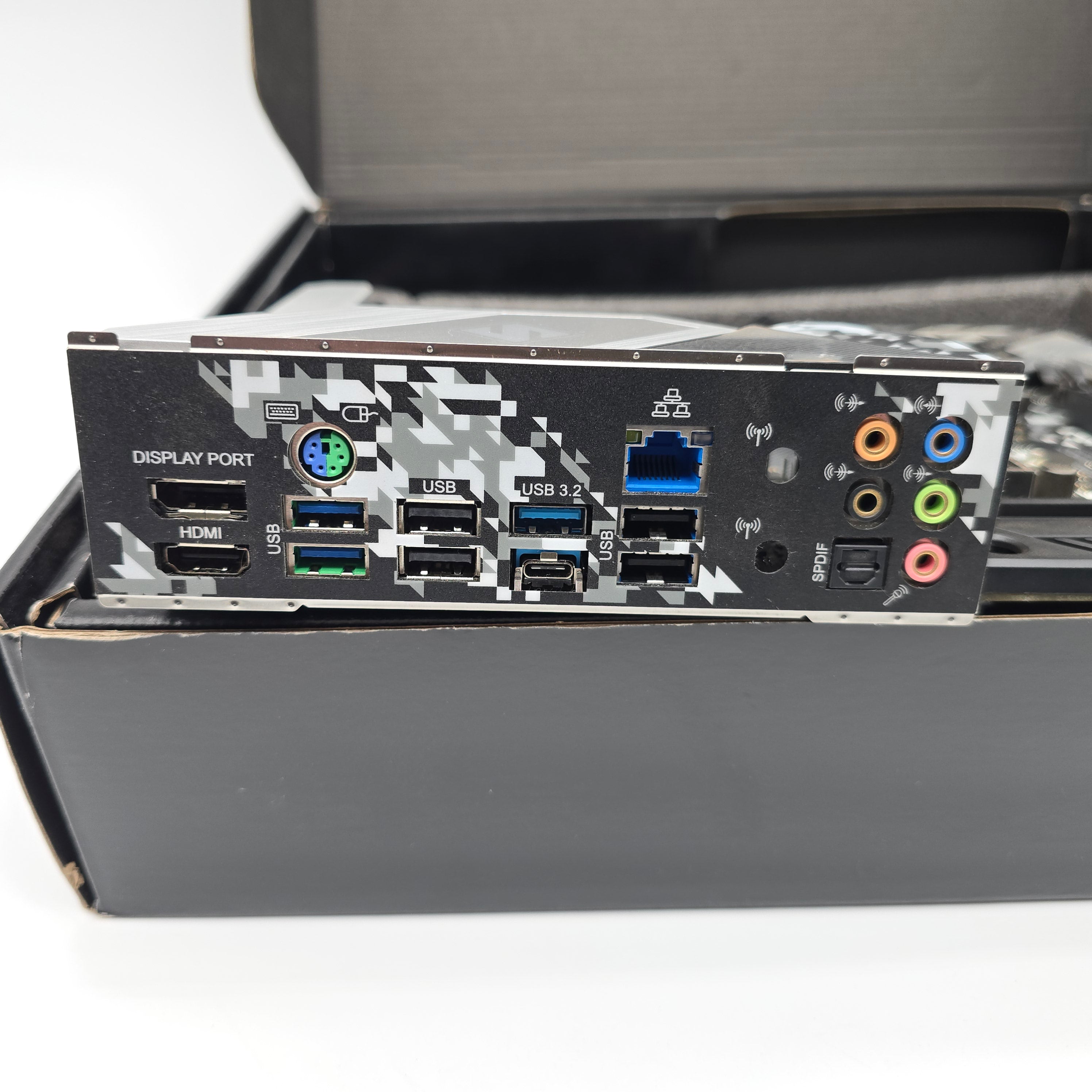 ASRock B550 Steel Legend, Socket AM4, ATX Desktop Gaming Motherboard