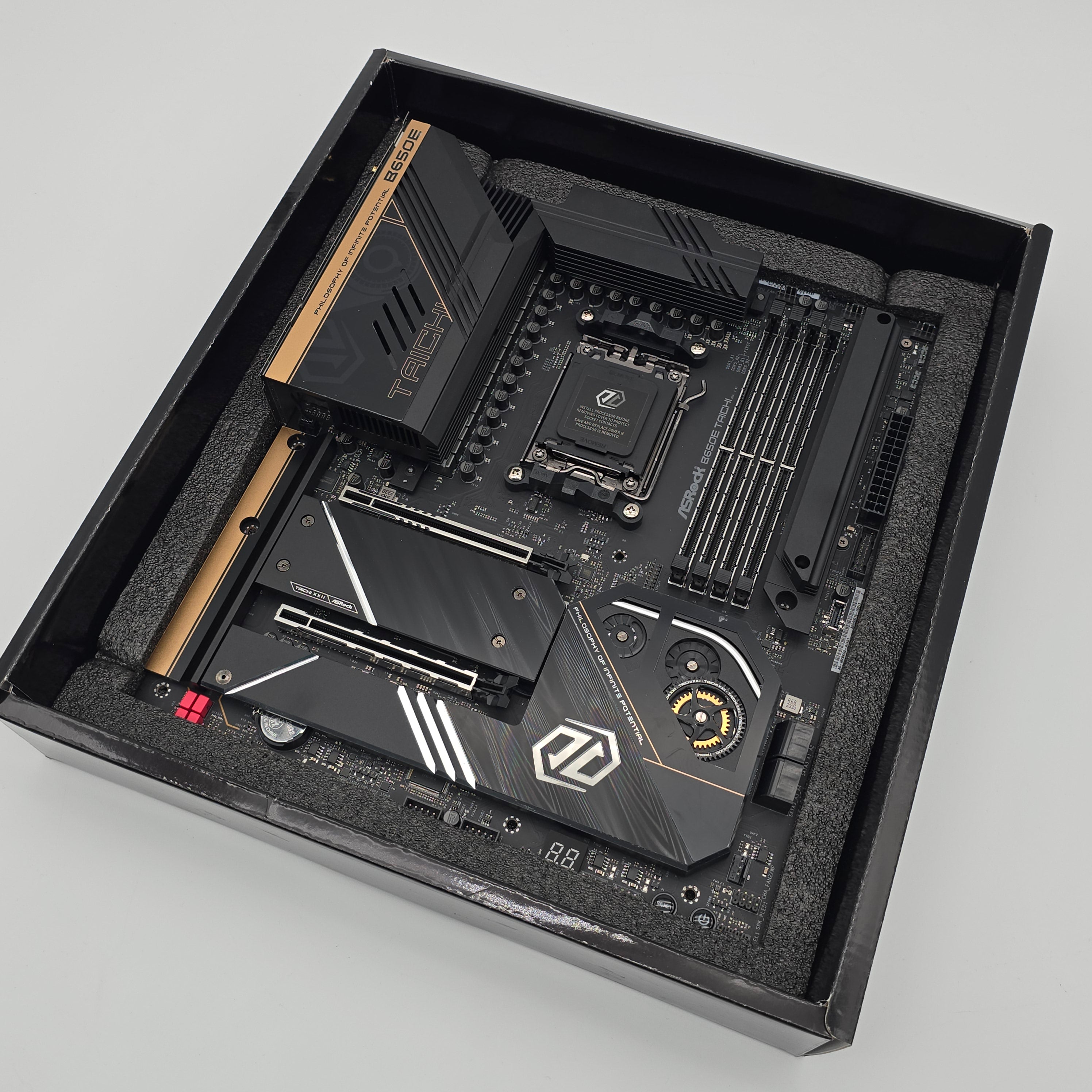 ASRock B650E Taichi WiFi, Socket AM5 AMD Gaming Motherboard