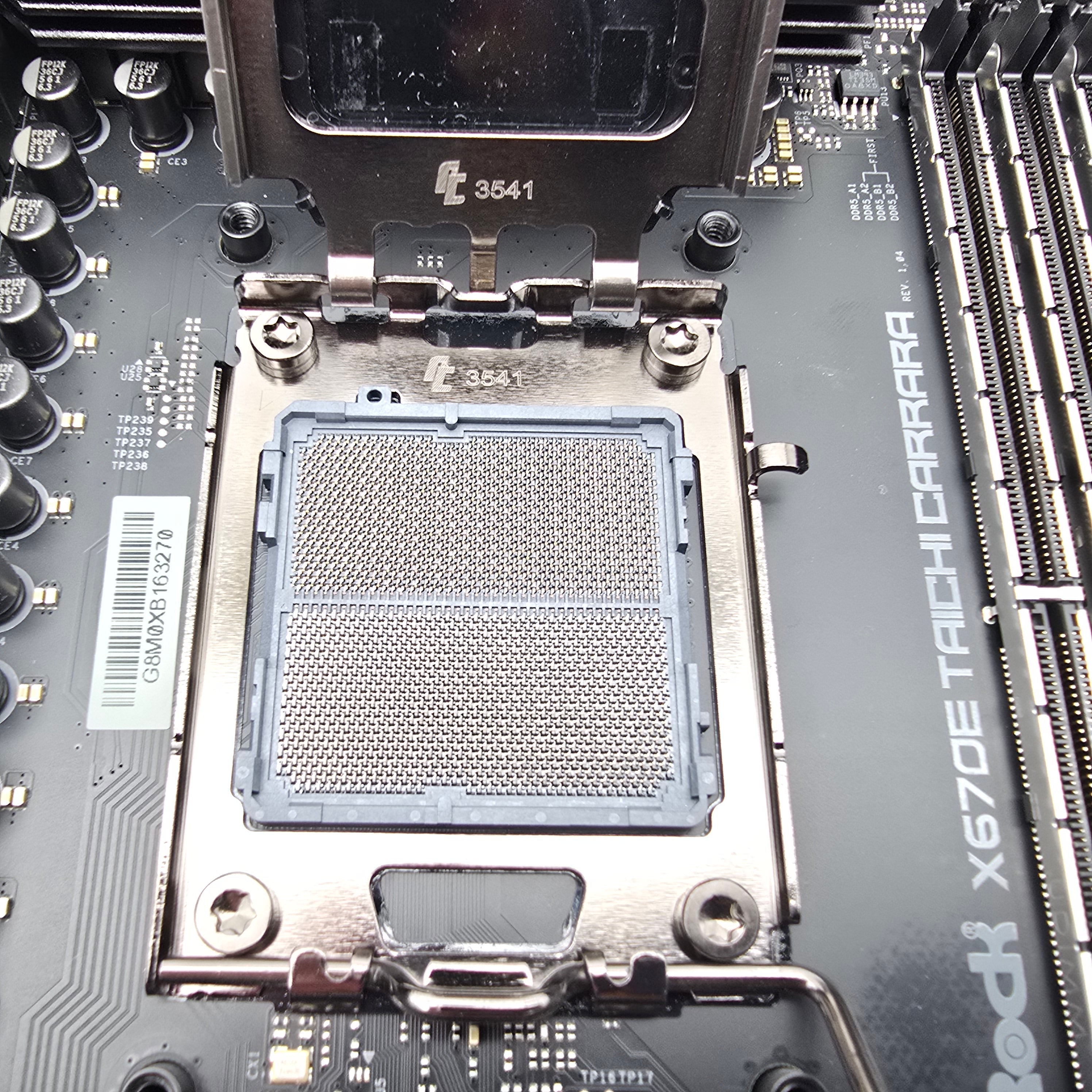ASRock X670E Taichi Carrara, Socket AM5 EATX AMD Gaming Motherboard