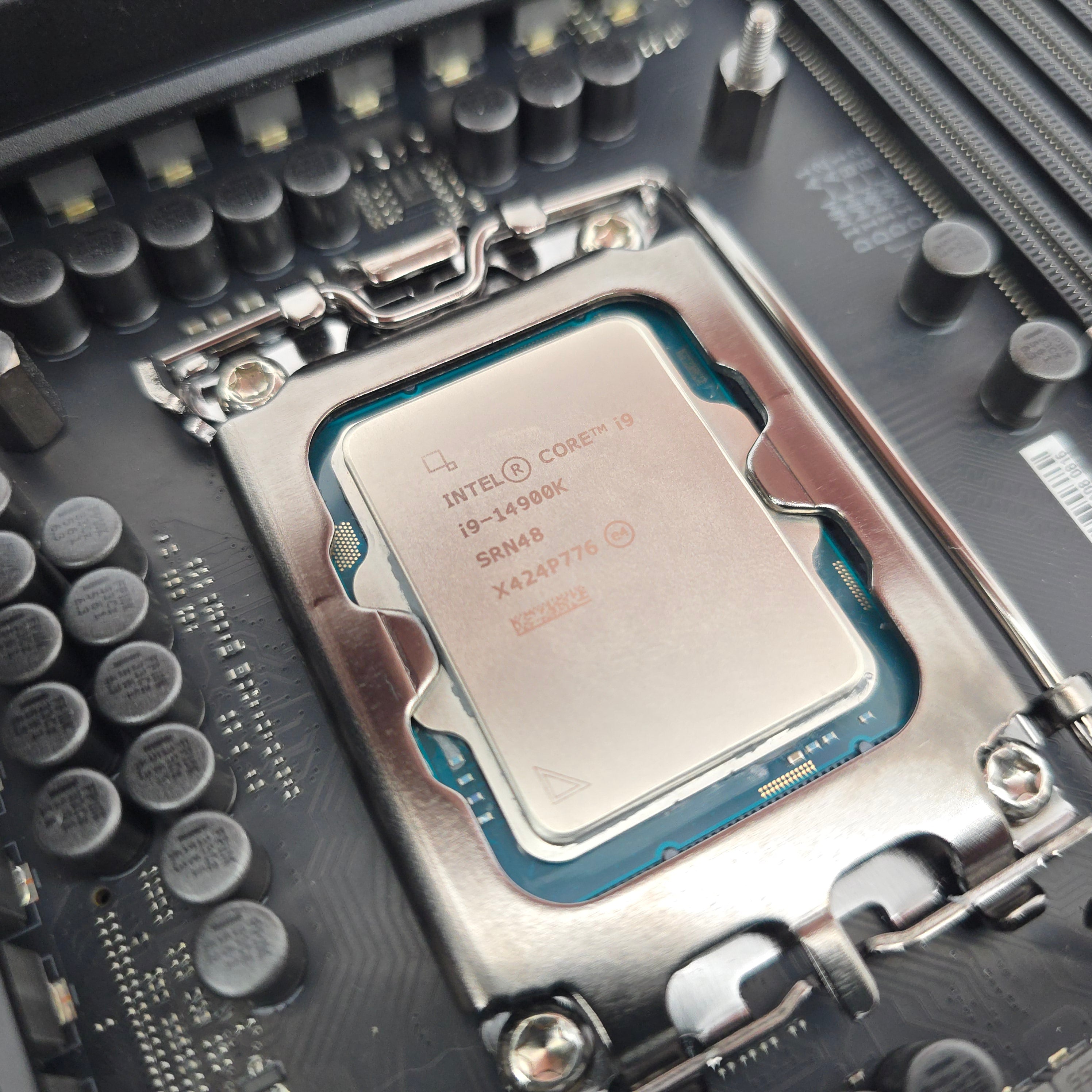 ASUS ROG MAXIMUS HERO Z790 WiFi, Intel i9-14900K, CPU+Motherboard Gaming PC Combo