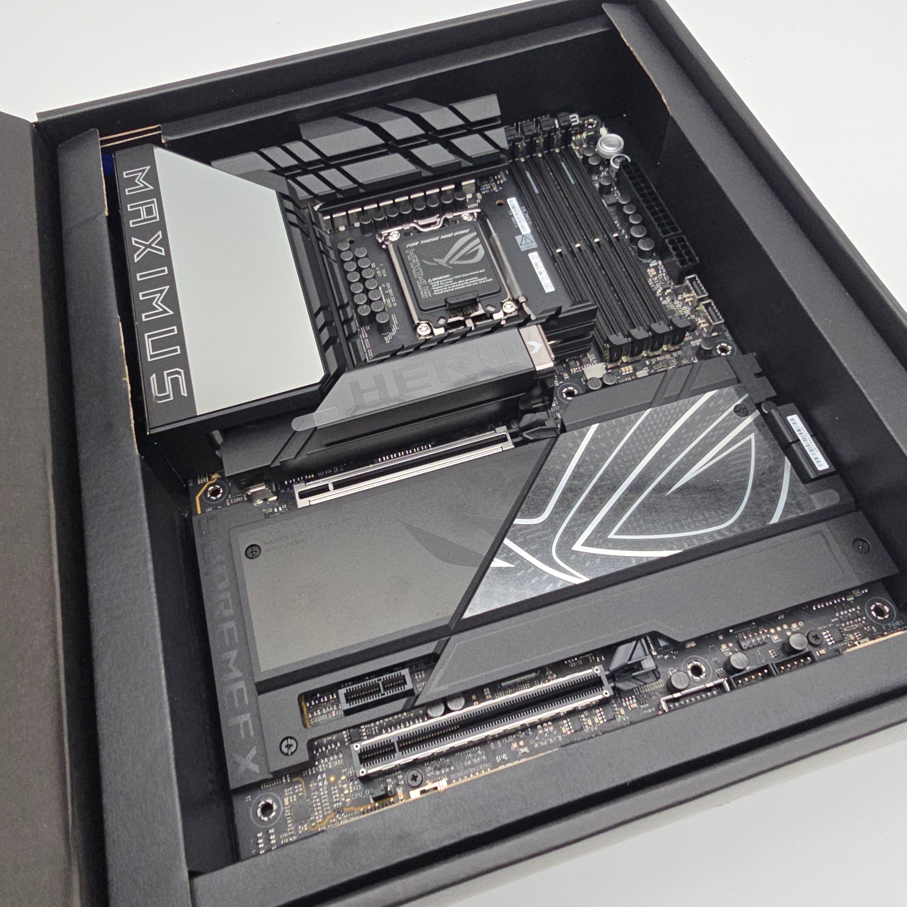 ASUS ROG Maximus Z890 Hero, Intel Socket LGA 1851, ATX Desktop Gaming Motherboard