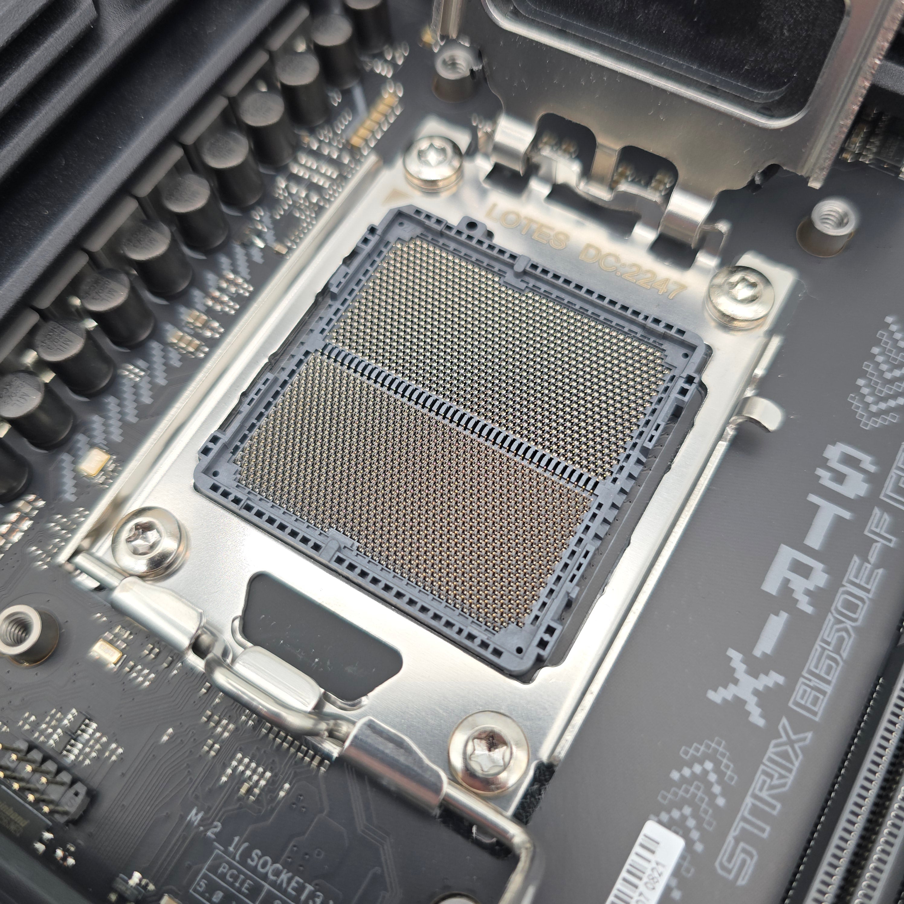 ASUS ROG STRIX B650E-F Gaming WiFi, Socket AM5, ATX Desktop Gaming Motherboard