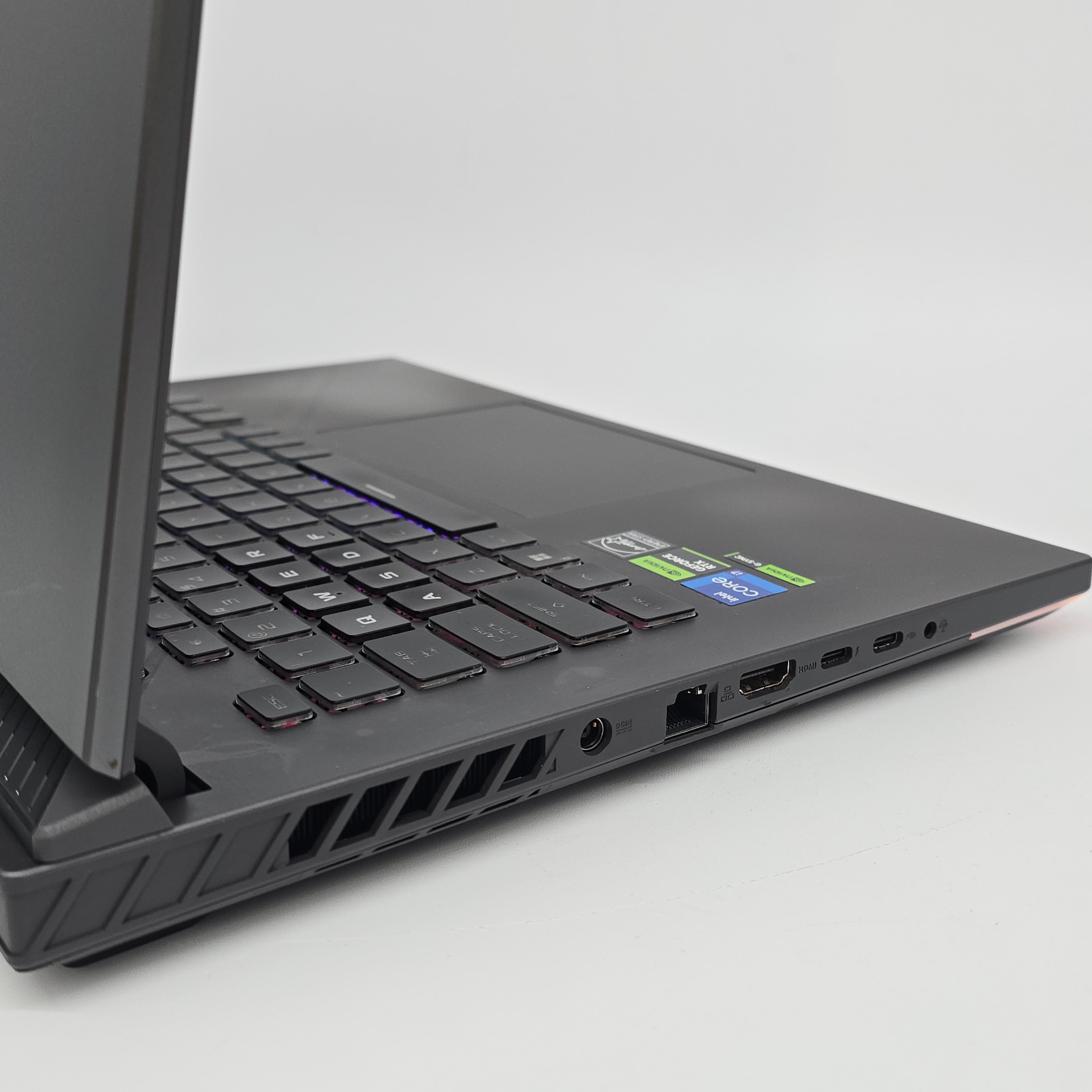ASUS ROG STRIX G16, RTX 4060, Intel i5-13650HX, 16GB DDR5, 165Hz 16" Gaming Laptop