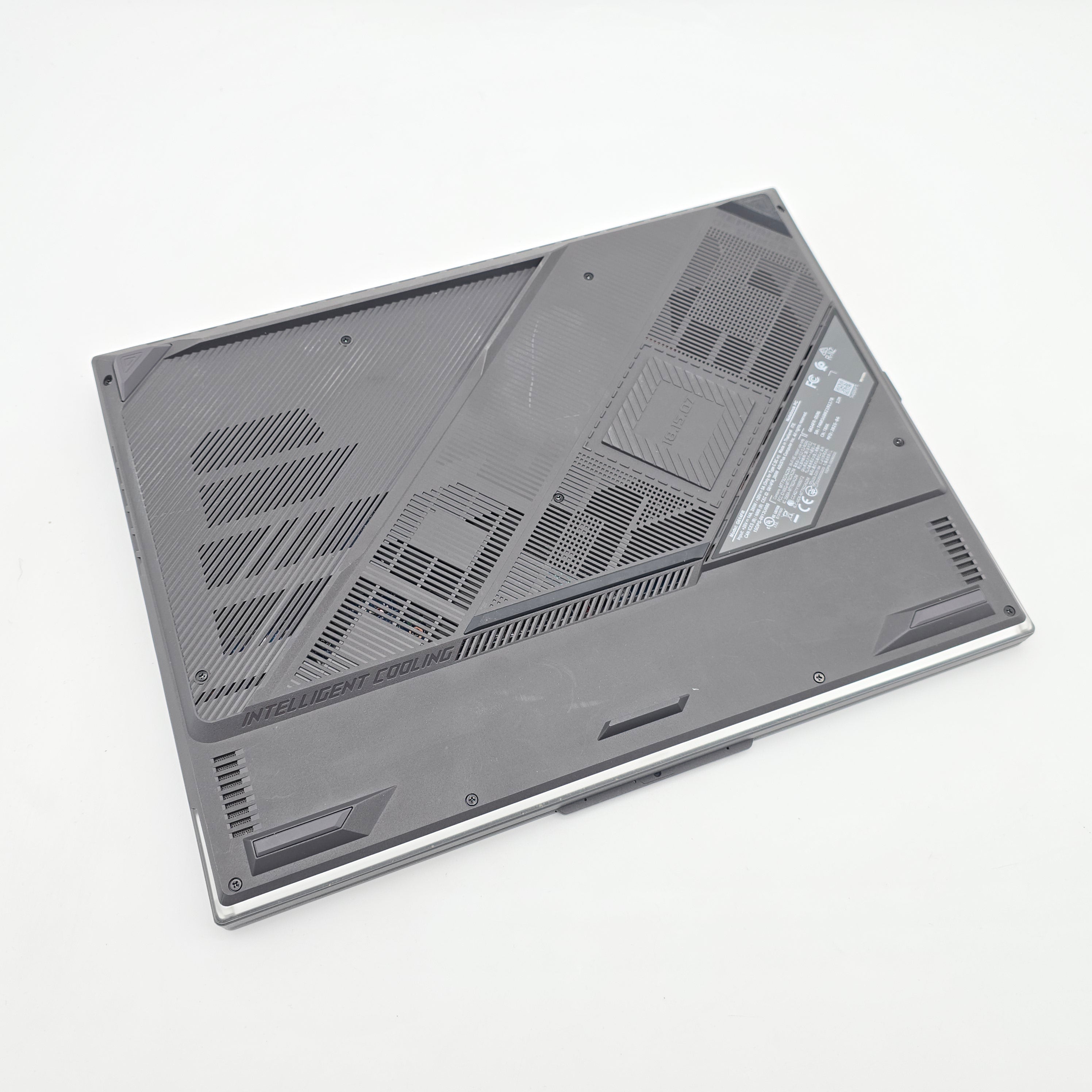 ASUS ROG STRIX G16, RTX 5070 Ti, Ryzen 9 9955HX3D, 32GB DDR5, 5TB NVMe SSD, 16" QHD+ 240Hz, Windows Gaming Laptop