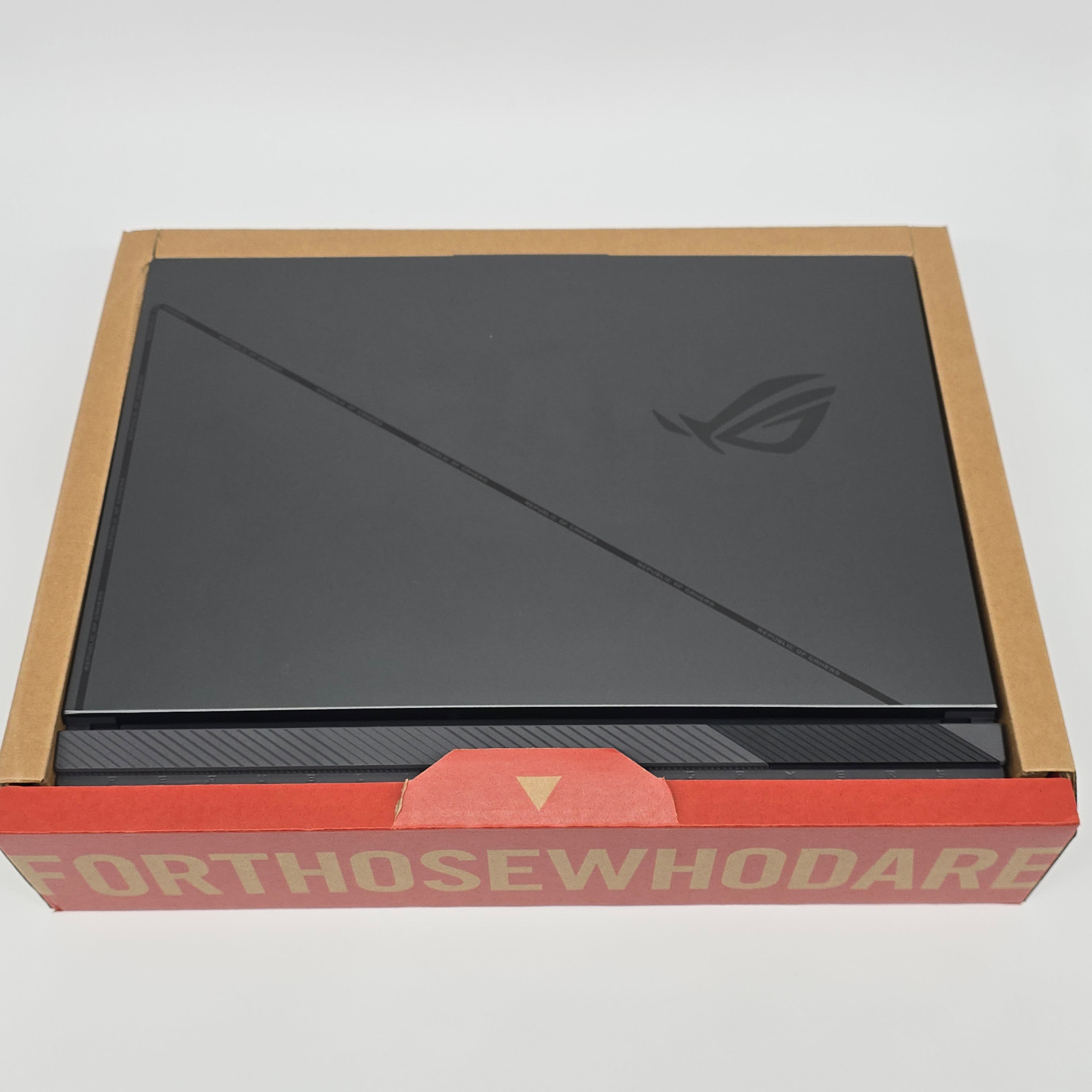 ASUS ROG STRIX G18, RTX 4080, Intel i9-13980HX, 64GB DDR5, 5TB NVMe, 240Hz QHD+ 18" Gaming Laptop
