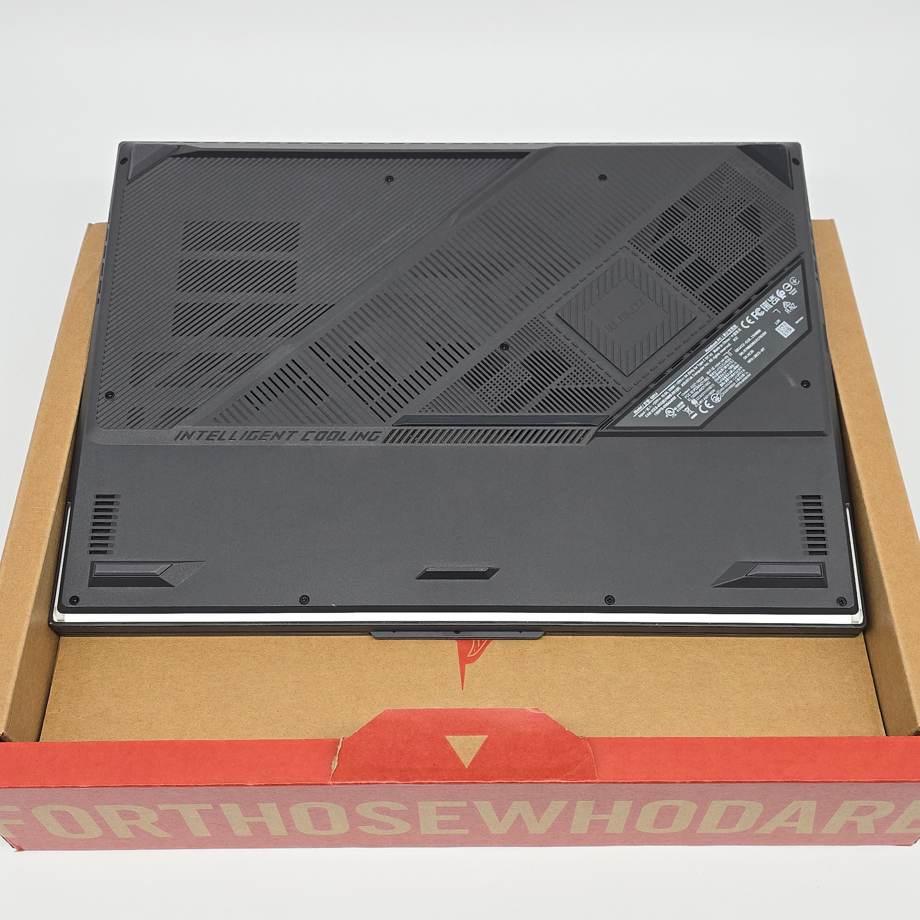 ASUS ROG STRIX G18, RTX 4080, Intel i9-13980HX, 64GB DDR5, 5TB NVMe, 240Hz QHD+ 18" Gaming Laptop