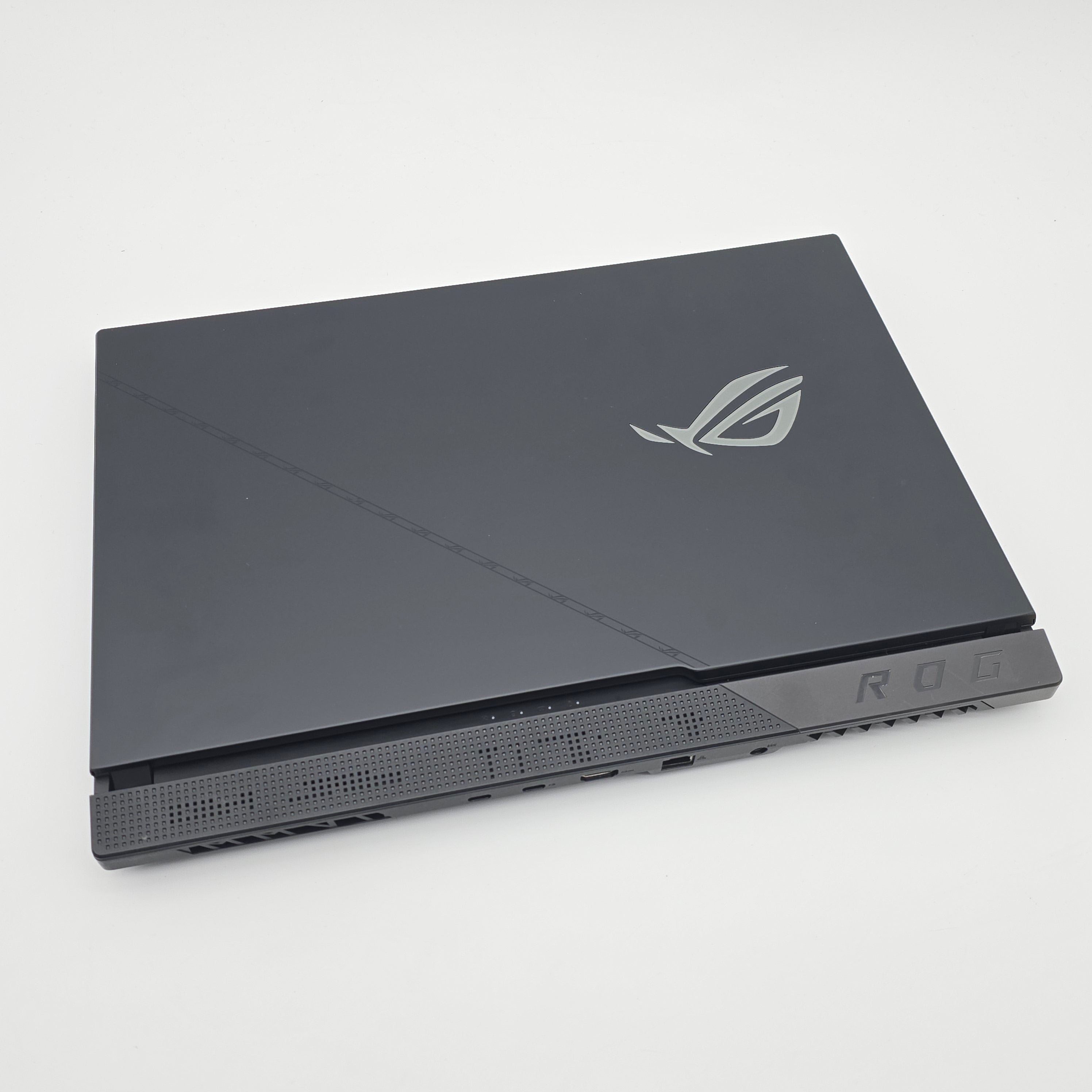 ASUS ROG STRIX SCAR 17, RTX 4090, Ryzen 9 7945HX CPU, 32GB DDR5, 1TB NVMe SSD, 17.3" QHD+ 240Hz Display, Windows Gaming Laptop