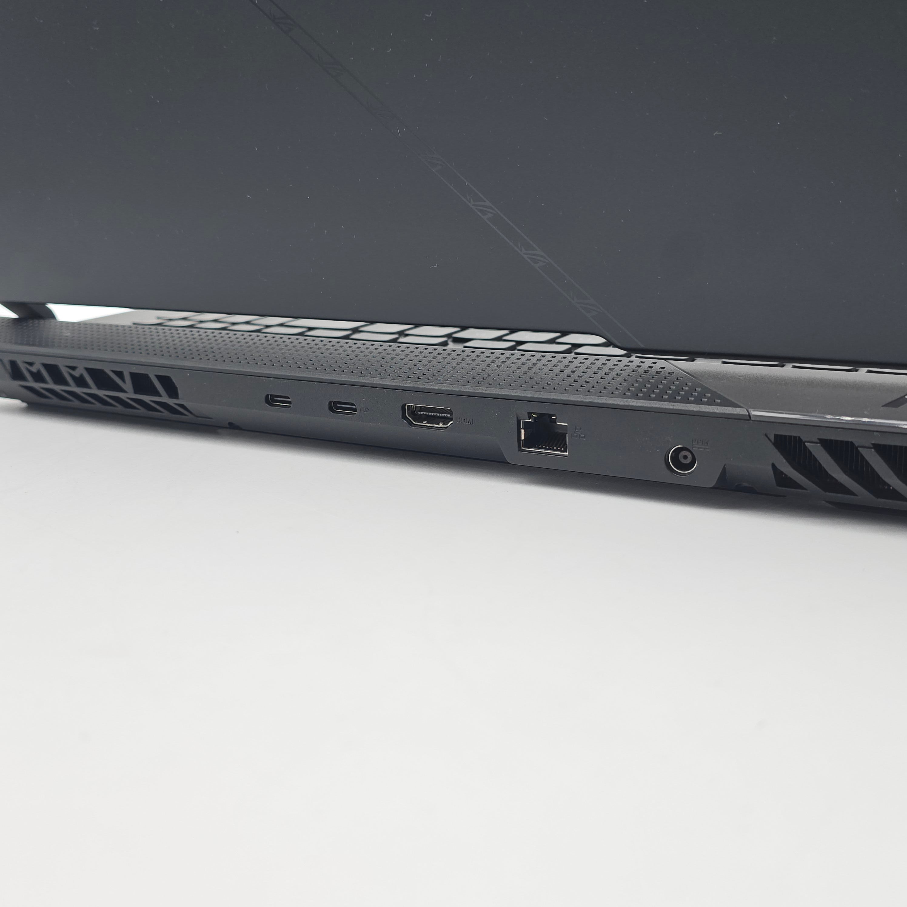 ASUS ROG STRIX SCAR 17, RTX 4090, Ryzen 9 7945HX CPU, 32GB DDR5, 1TB NVMe SSD, 17.3" QHD+ 240Hz Display, Windows Gaming Laptop