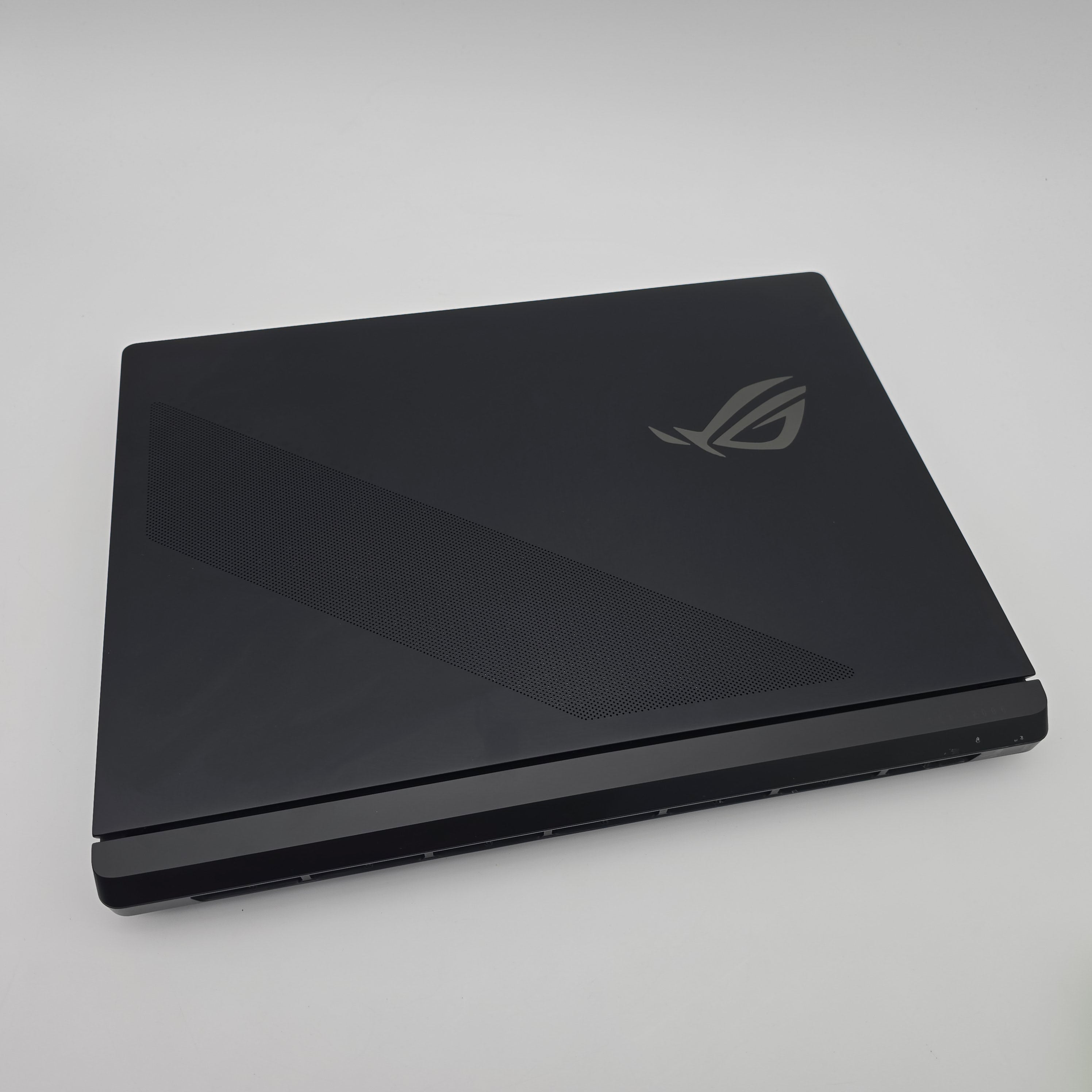 ASUS ROG STRIX SCAR 18, RTX 5080, Intel Core Ultra 9 275HX, 32GB DDR5, 2TB NVME, 18" QHD