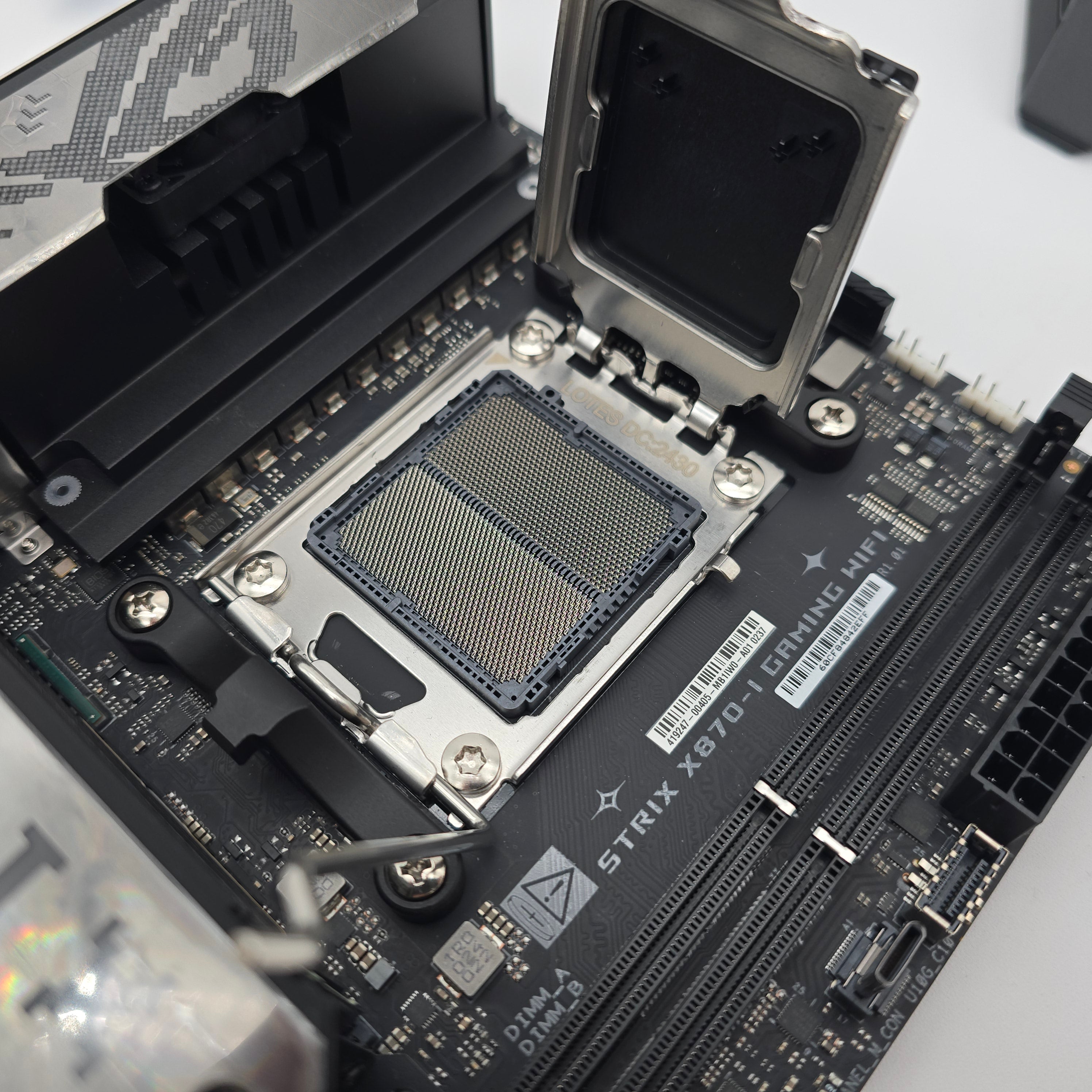 ASUS ROG STRIX X870-I GAMING WIFI 7 AMD AM5 Gaming Motherboard