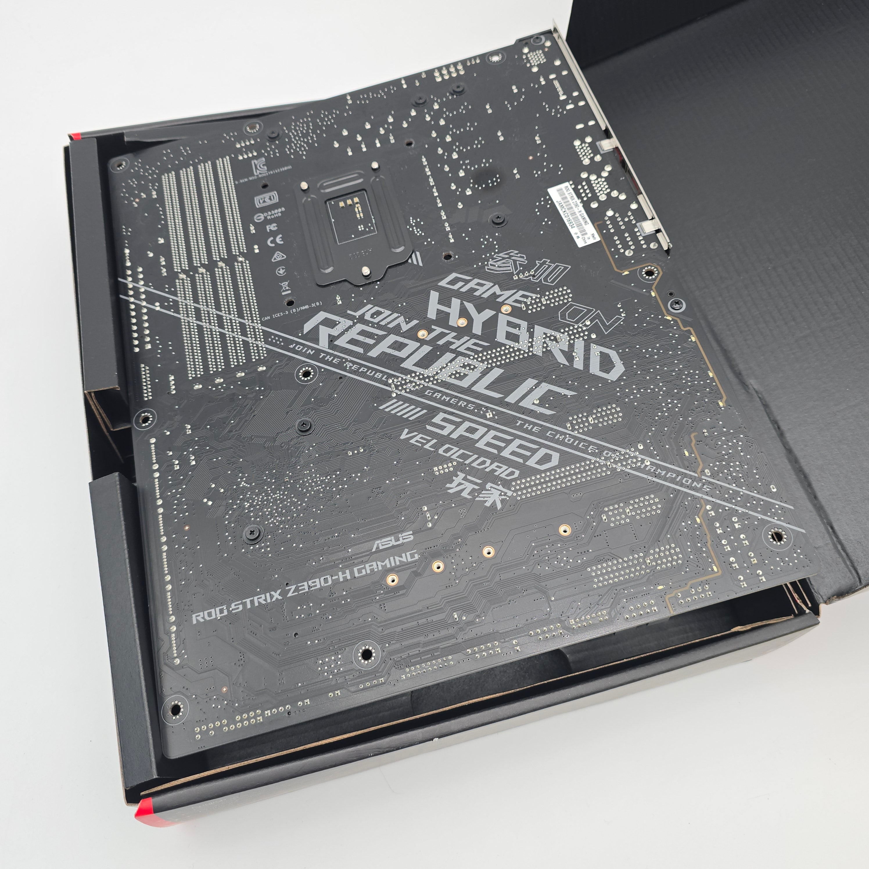 ASUS ROG STRIX Z390-H Gaming Motherboard, Intel Core i5-9600K CPU, Corsair Vengeance LPX 16GB DDR4, 3000MHz, CL15, Memory RAM