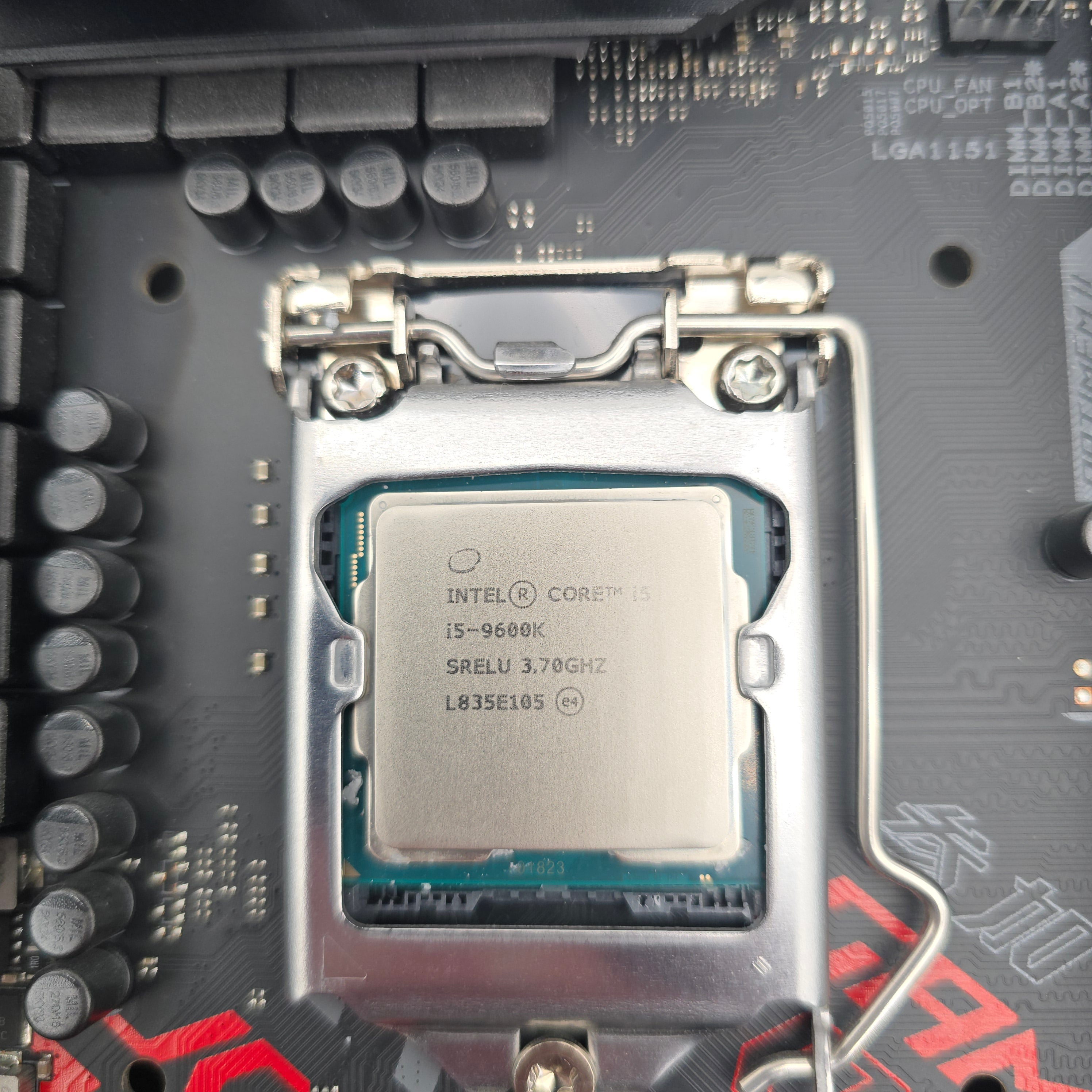 ASUS ROG STRIX Z390-H Gaming Motherboard, Intel Core i5-9600K CPU, Corsair Vengeance LPX 16GB DDR4, 3000MHz, CL15, Memory RAM
