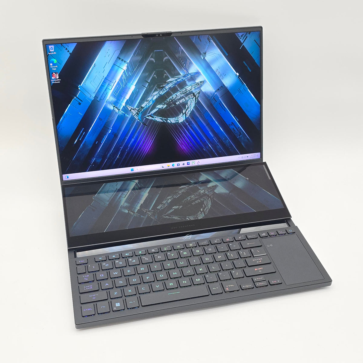 ASUS ROG Zephyrus Duo 16, RTX 4090, Ryzen 9 7945HX, QHD+ 240Hz, Dual Screen, Gaming Laptop