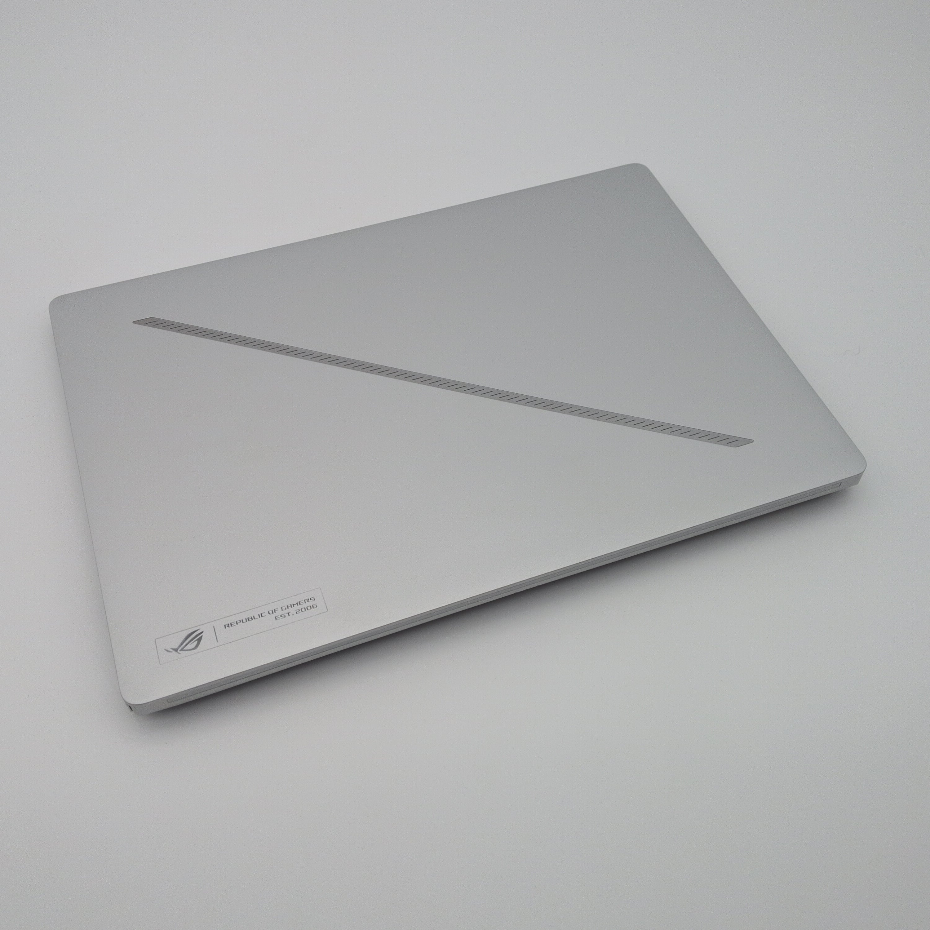 ASUS ROG Zephyrus G14, RTX 5070 Ti, Ryzen AI 9 HX 370, 32GB DDR5, 1TB NVMe, 14" 3K OLED, Gaming Laptop