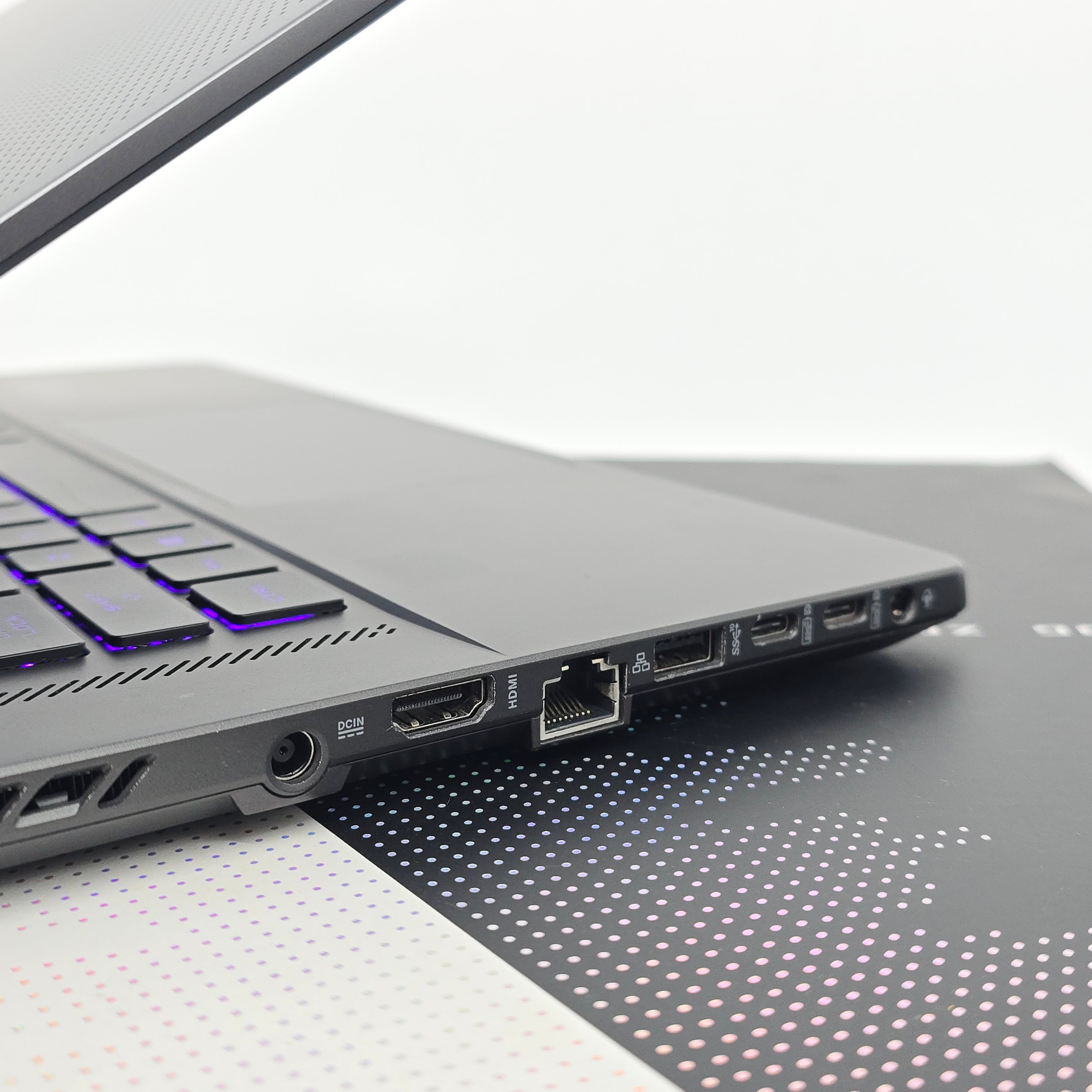ASUS ROG Zephyrus G15, Ryzen 9 5900HS, RTX 3070, QHD 165Hz 15.6" Gaming Laptop
