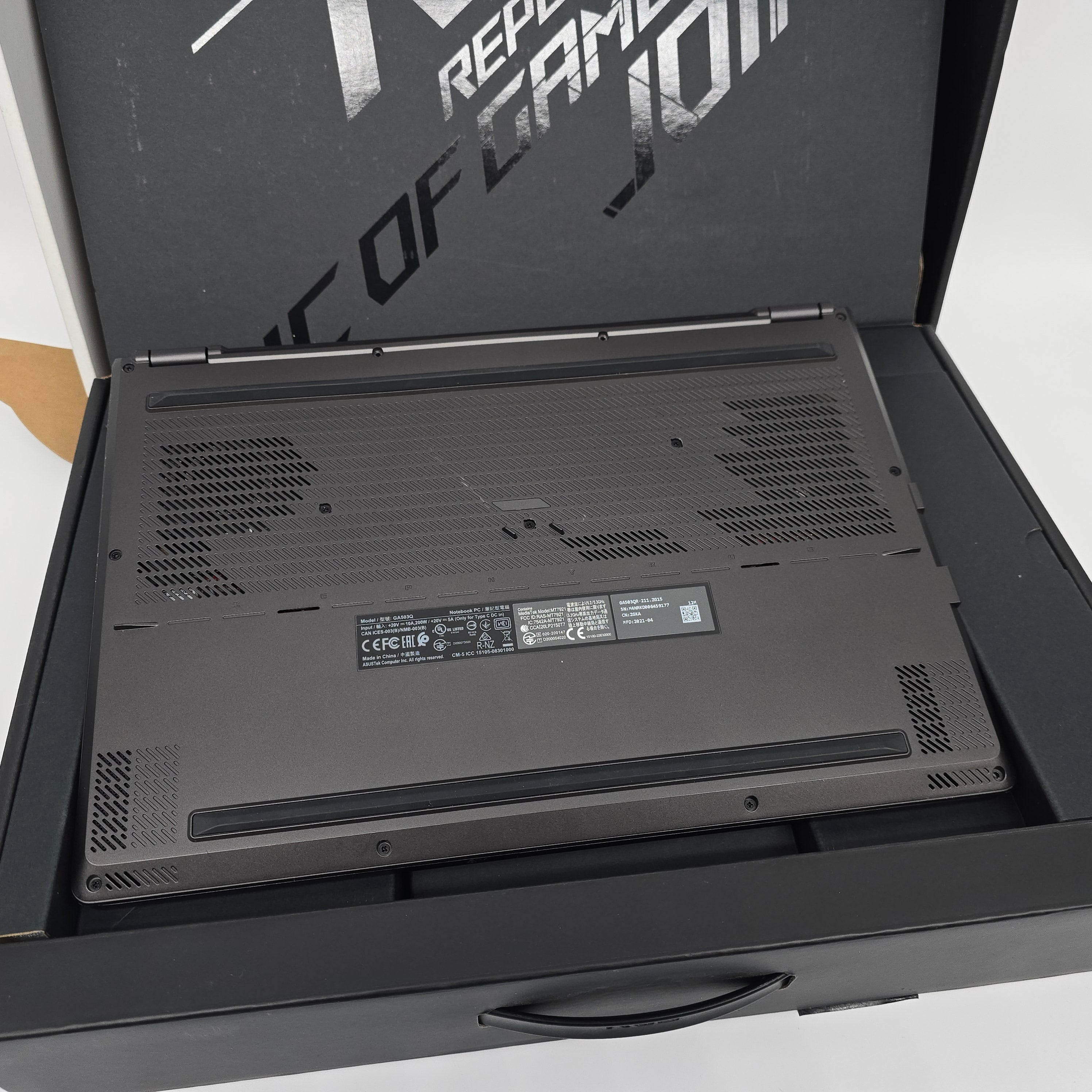 ASUS ROG Zephyrus G15, Ryzen 9 5900HS, RTX 3070, QHD 165Hz 15.6" Gaming Laptop