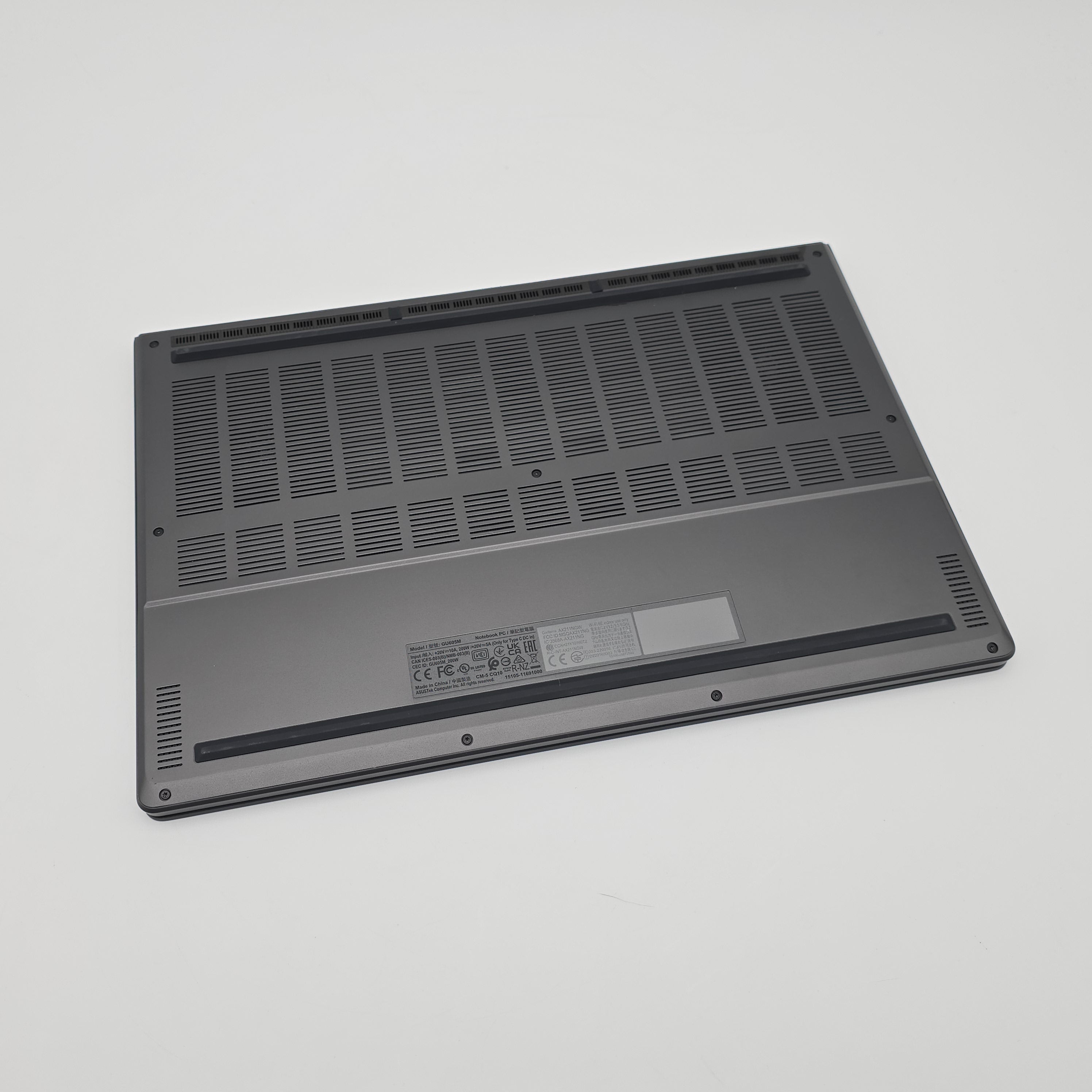 ASUS ROG Zephyrus G16 OLED, RTX 4090, Intel Core Ultra 9 185H, 32GB DDR5, 2TB NVMe, 16" QHD+ 240Hz OLED, Windows Gaming Laptop