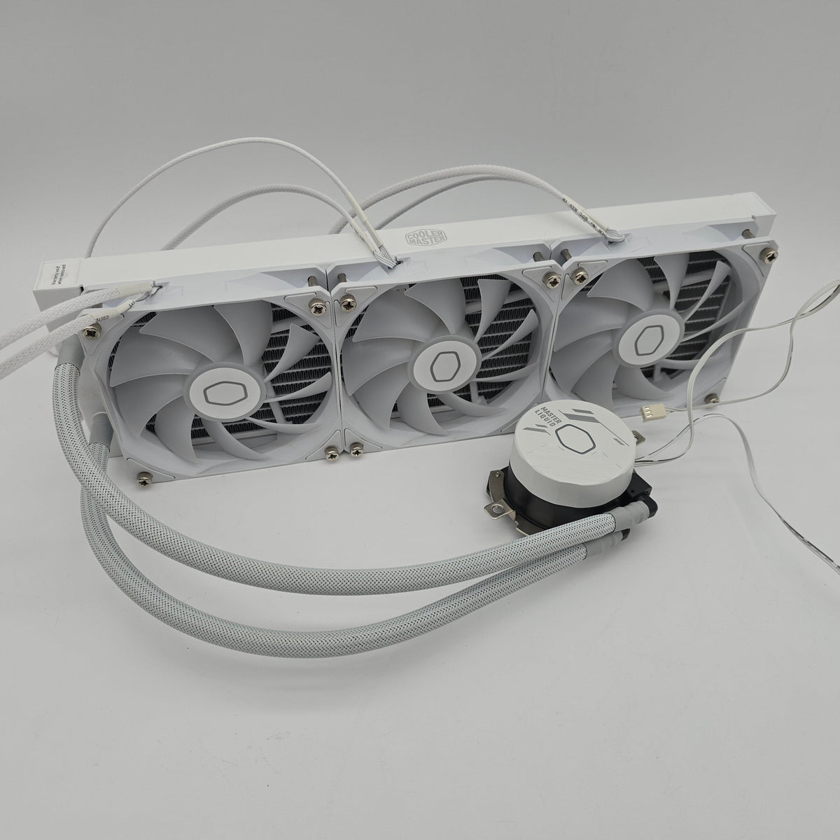 Cooler Master MasterLiquid 360L, 360mm AIO Liquid Cooler w/ RGB, 3x 120mm RGB Fans, White