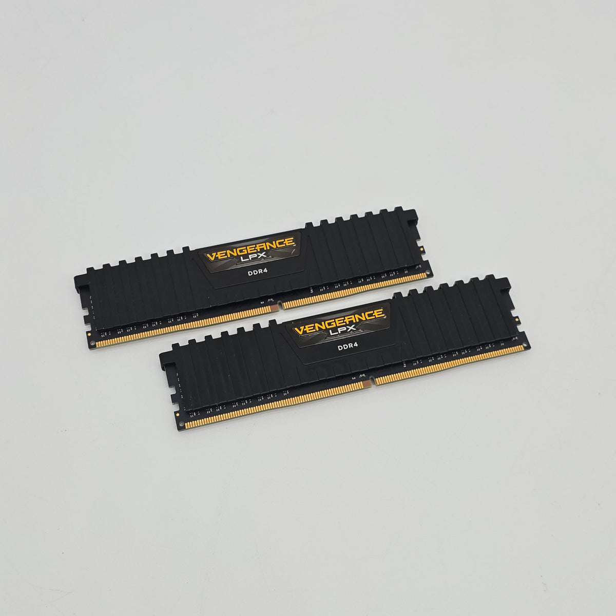 16GB DDR4 RAM, Corsair Vengeance LPX 2133MHz, CL13-15-15-28, 2x8GB Sticks
